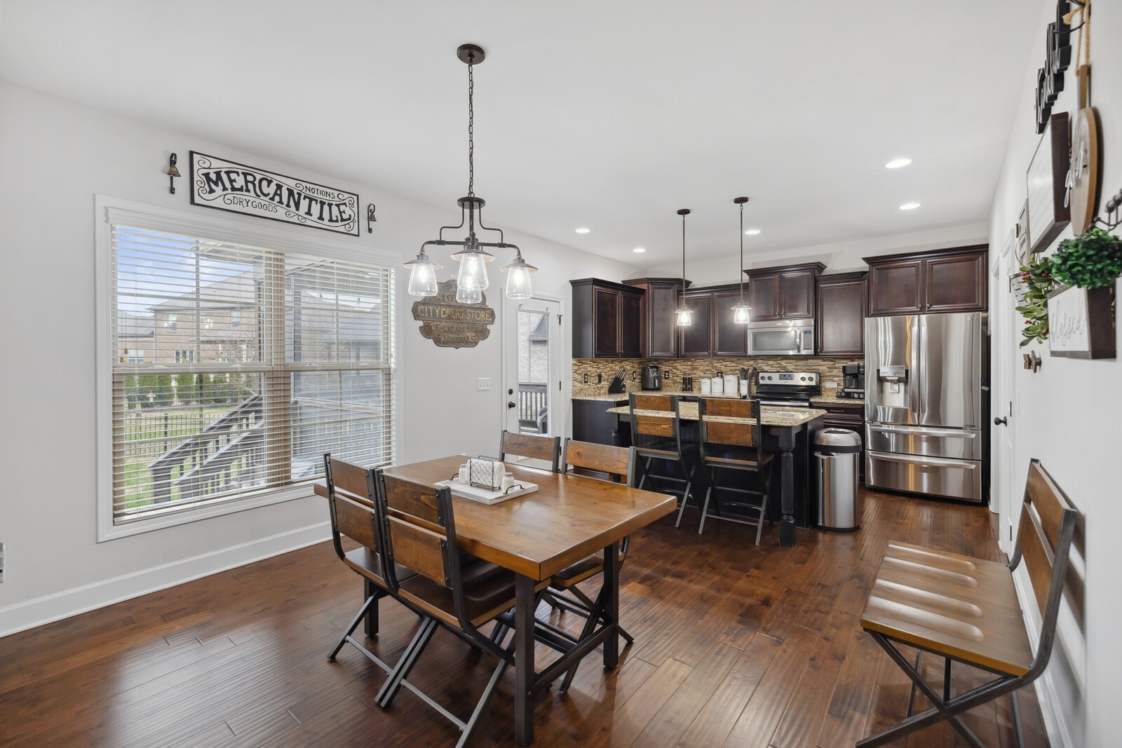 123 Alderwood Dr