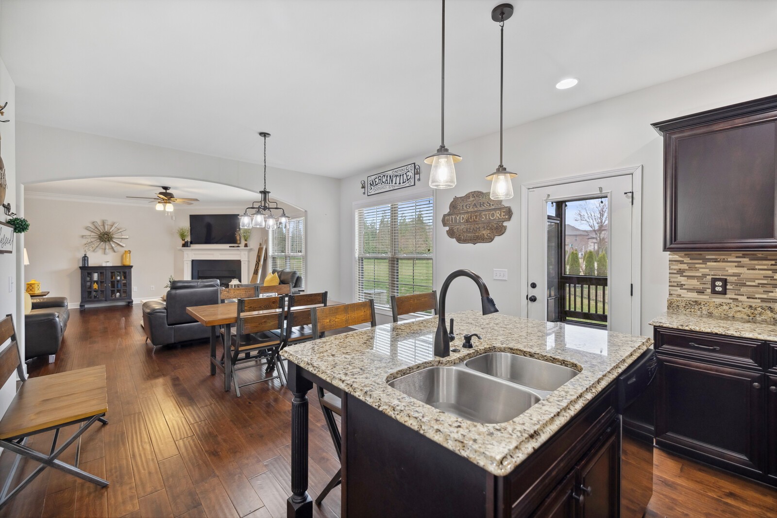 123 Alderwood Dr