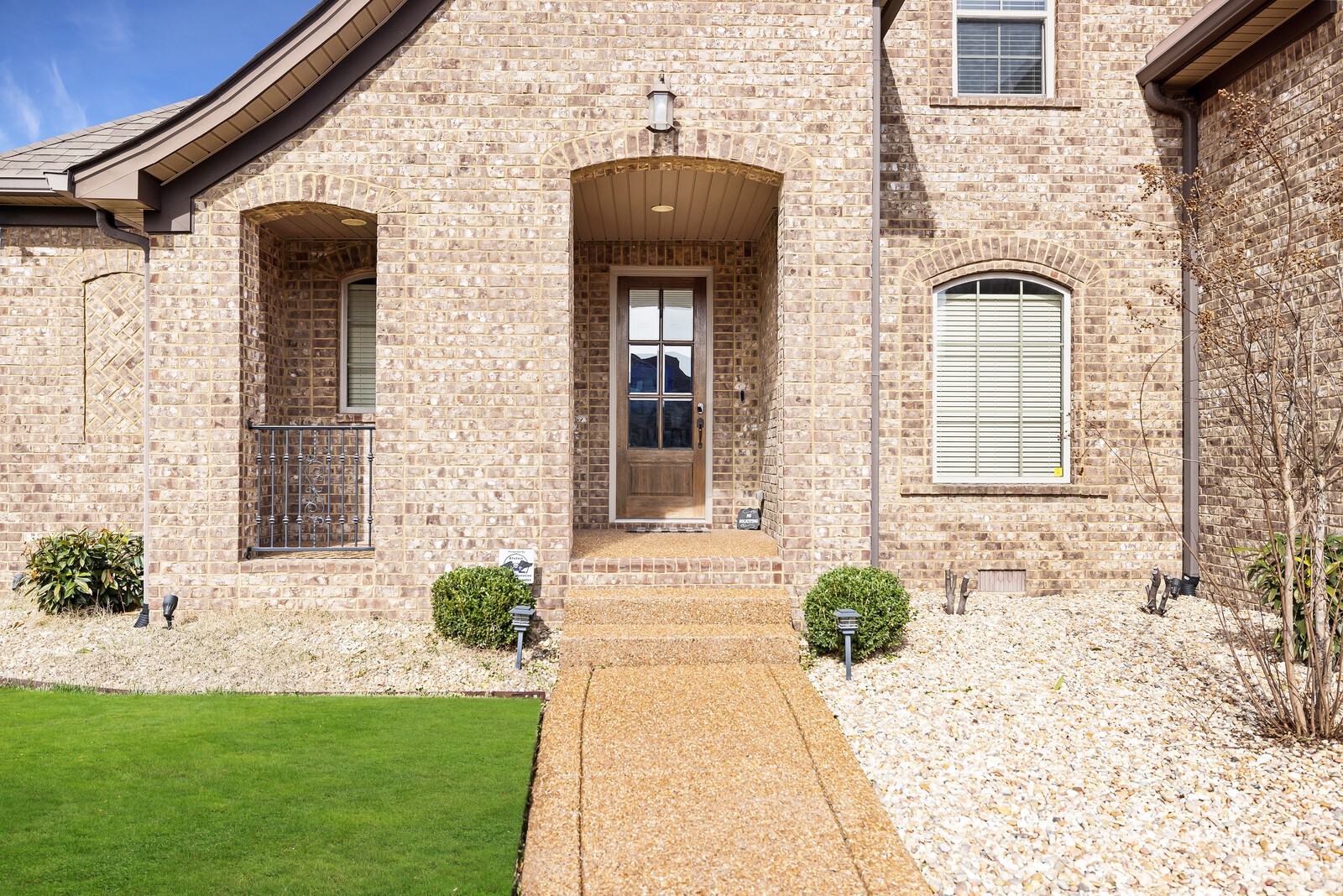 123 Alderwood Dr