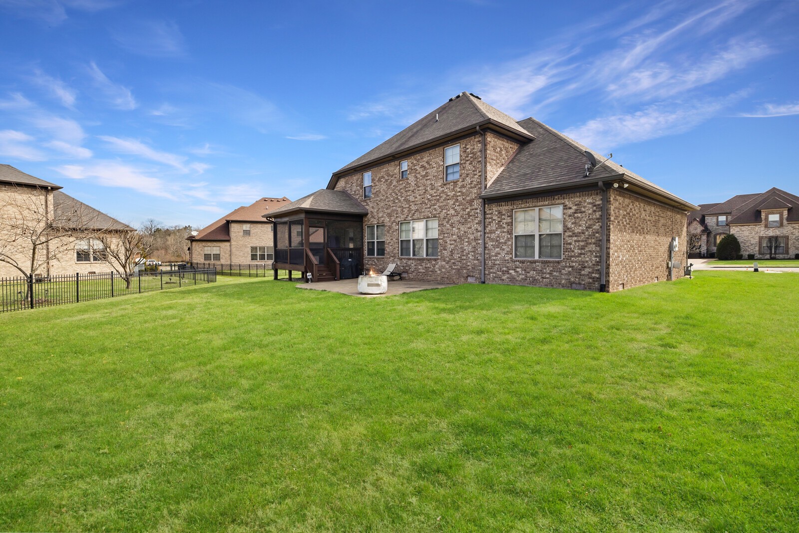 123 Alderwood Dr