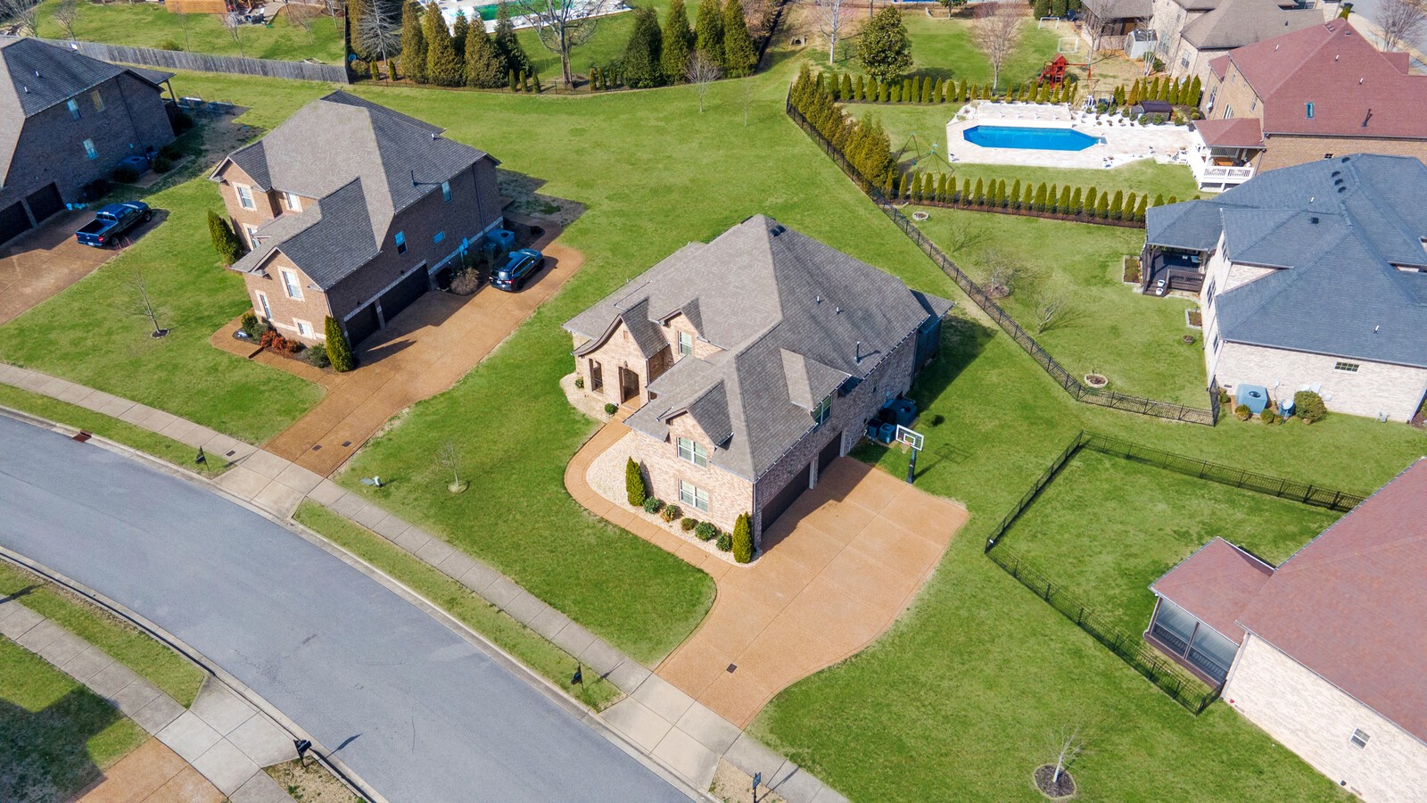 123 Alderwood Dr