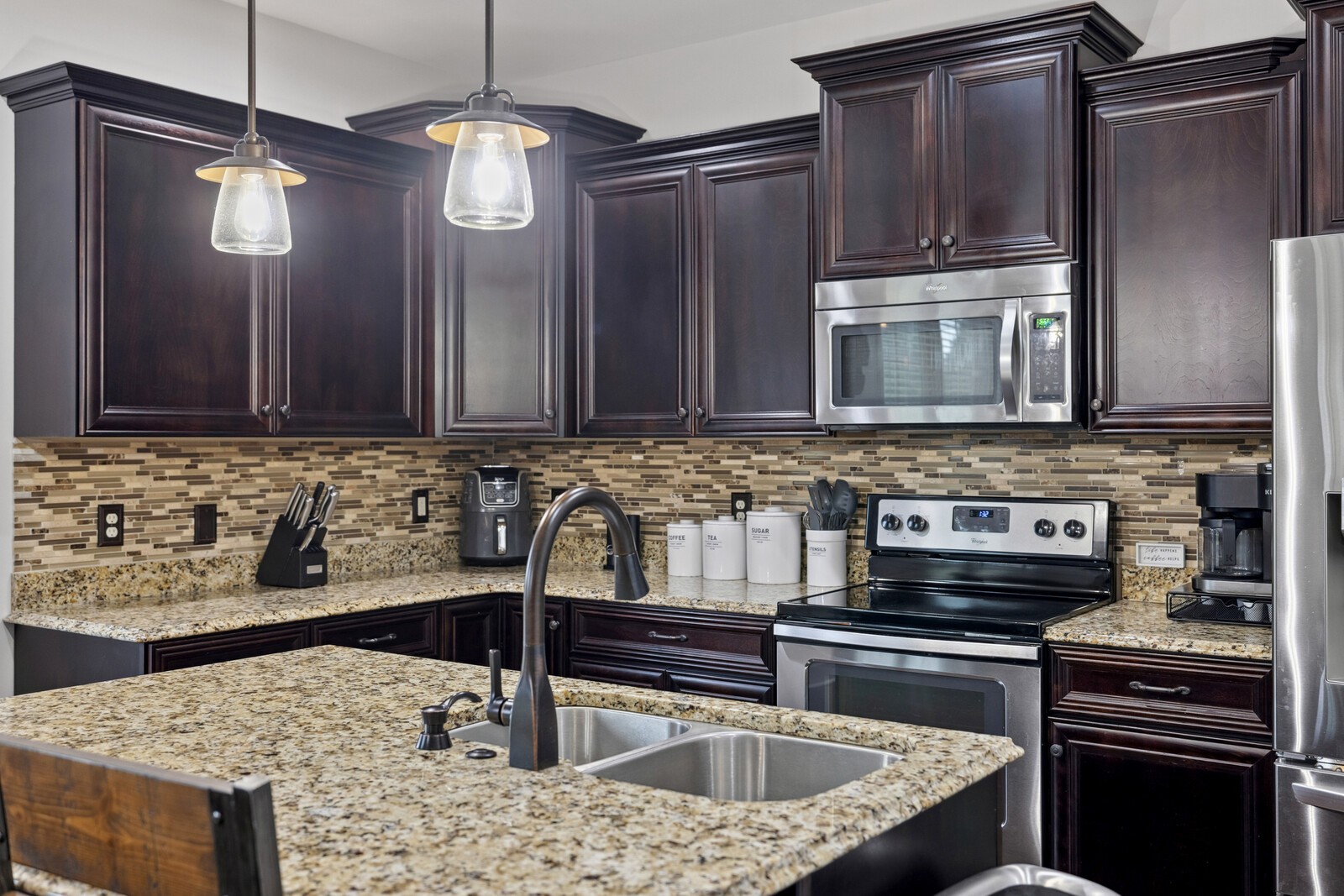 123 Alderwood Dr