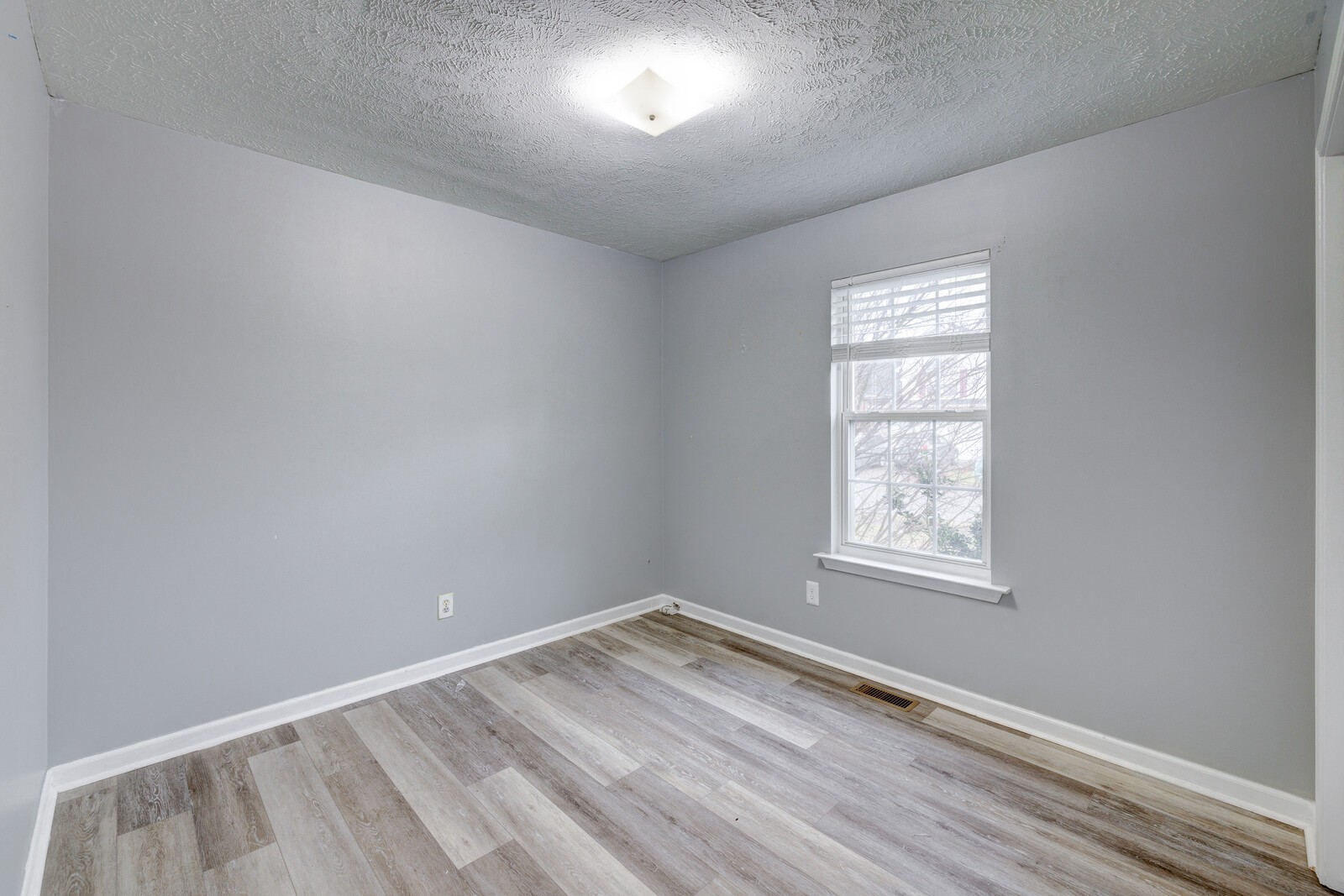 1409 Laurel Oak Dr
