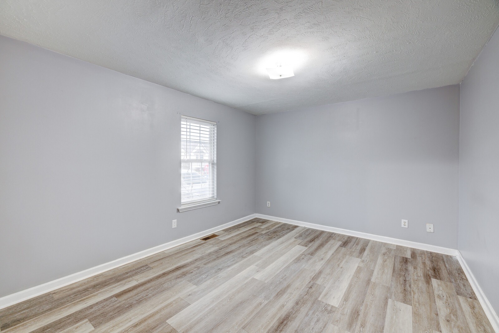 1409 Laurel Oak Dr