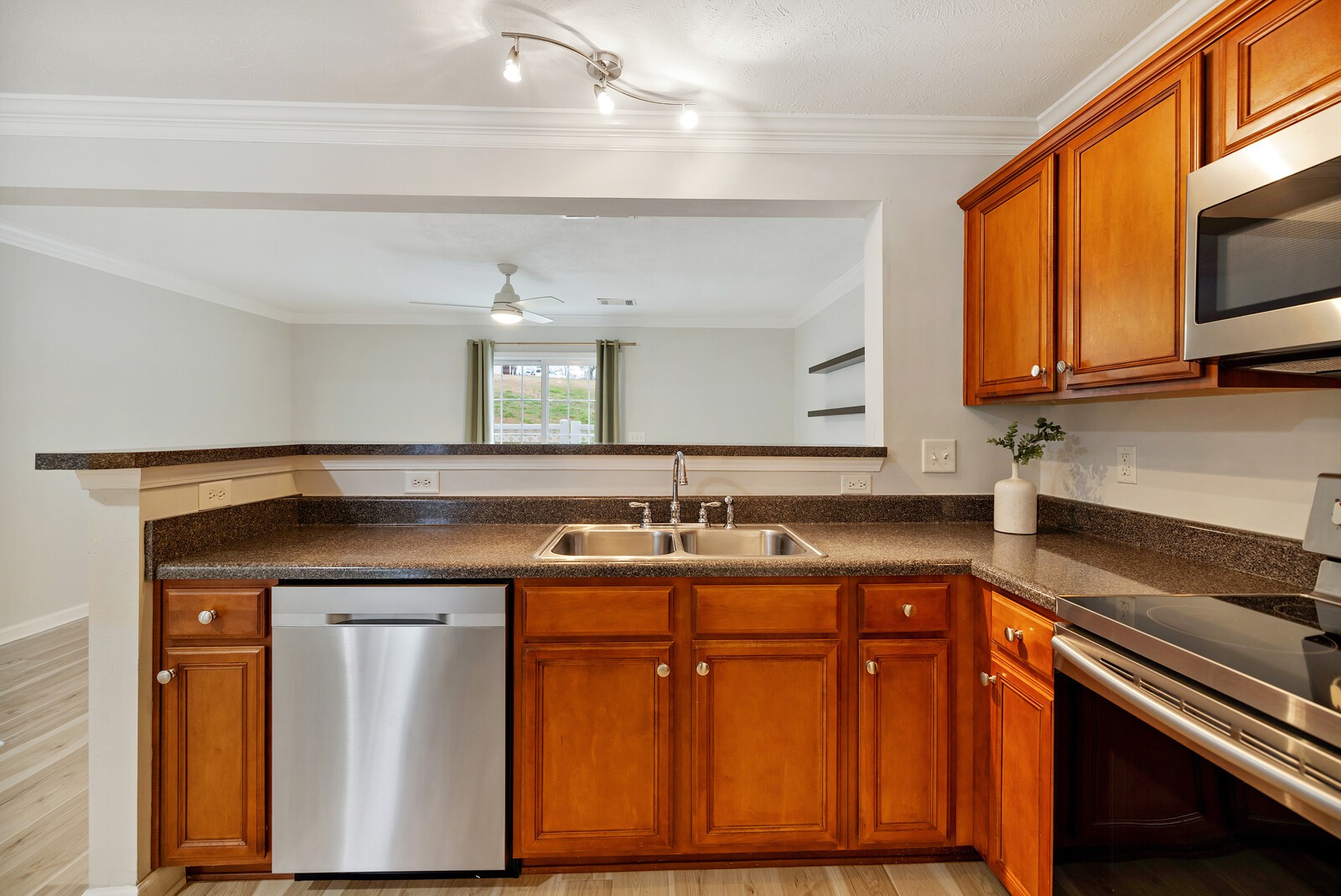 1939 Shaylin Loop