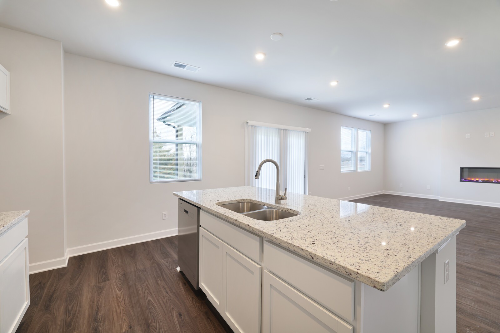 339 Ellis Ln