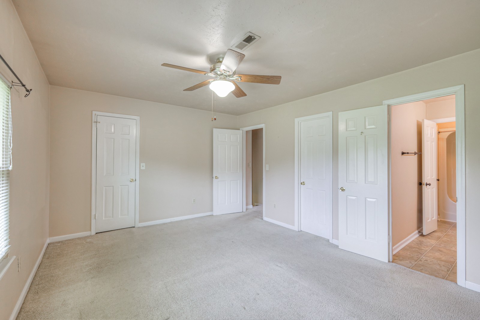 4001 Anderson Rd Unit: T153