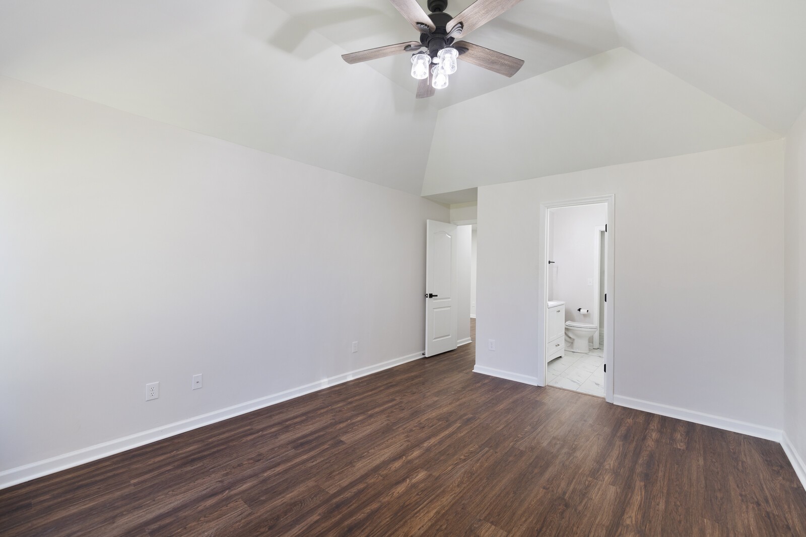 494 Creek Pt