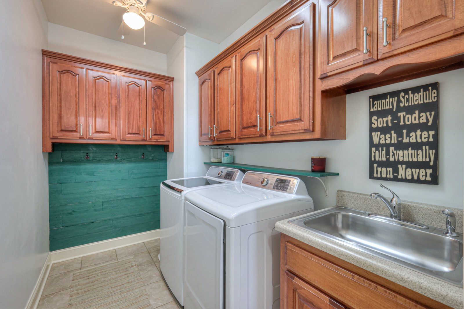 111 Chalford Pl