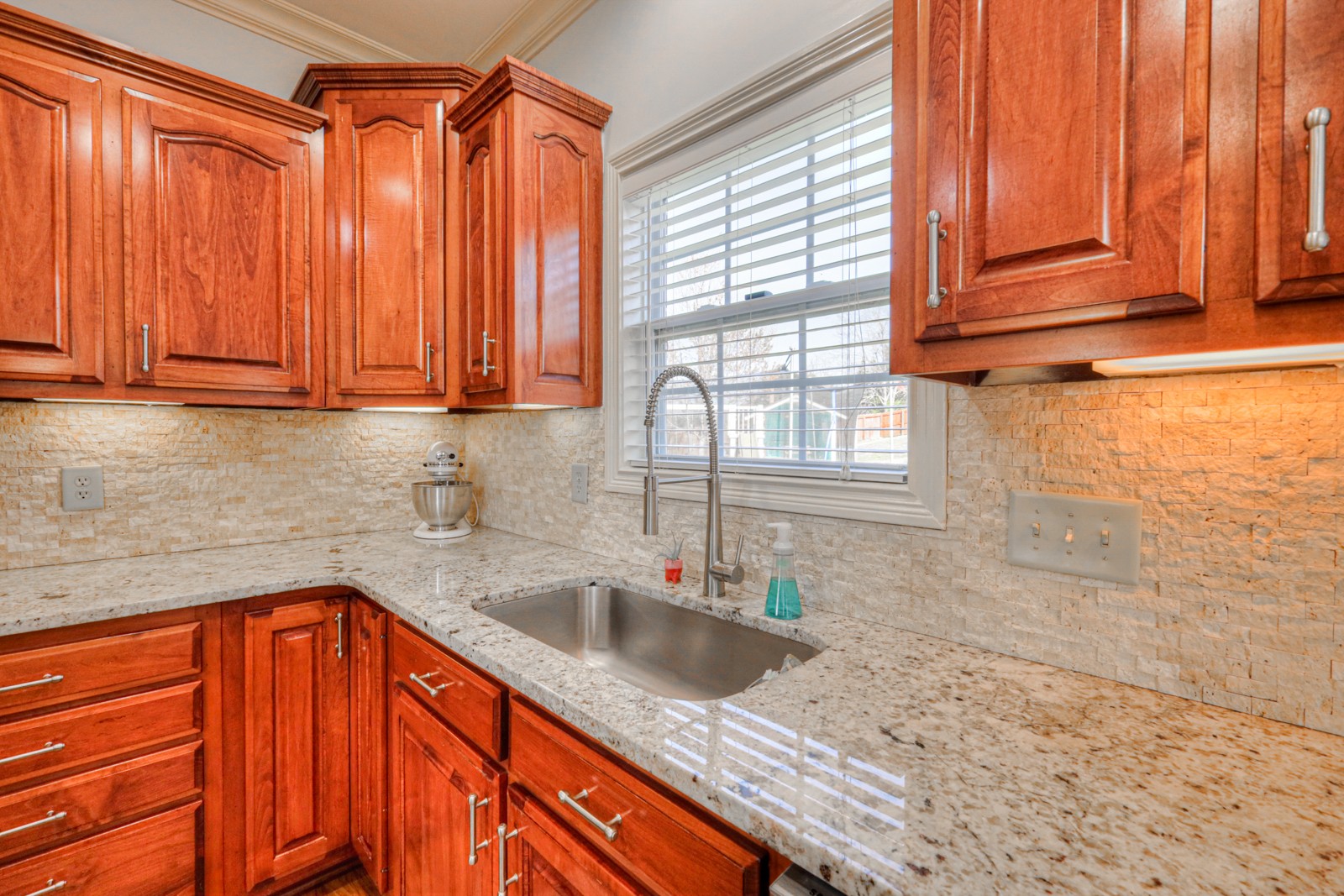 111 Chalford Pl
