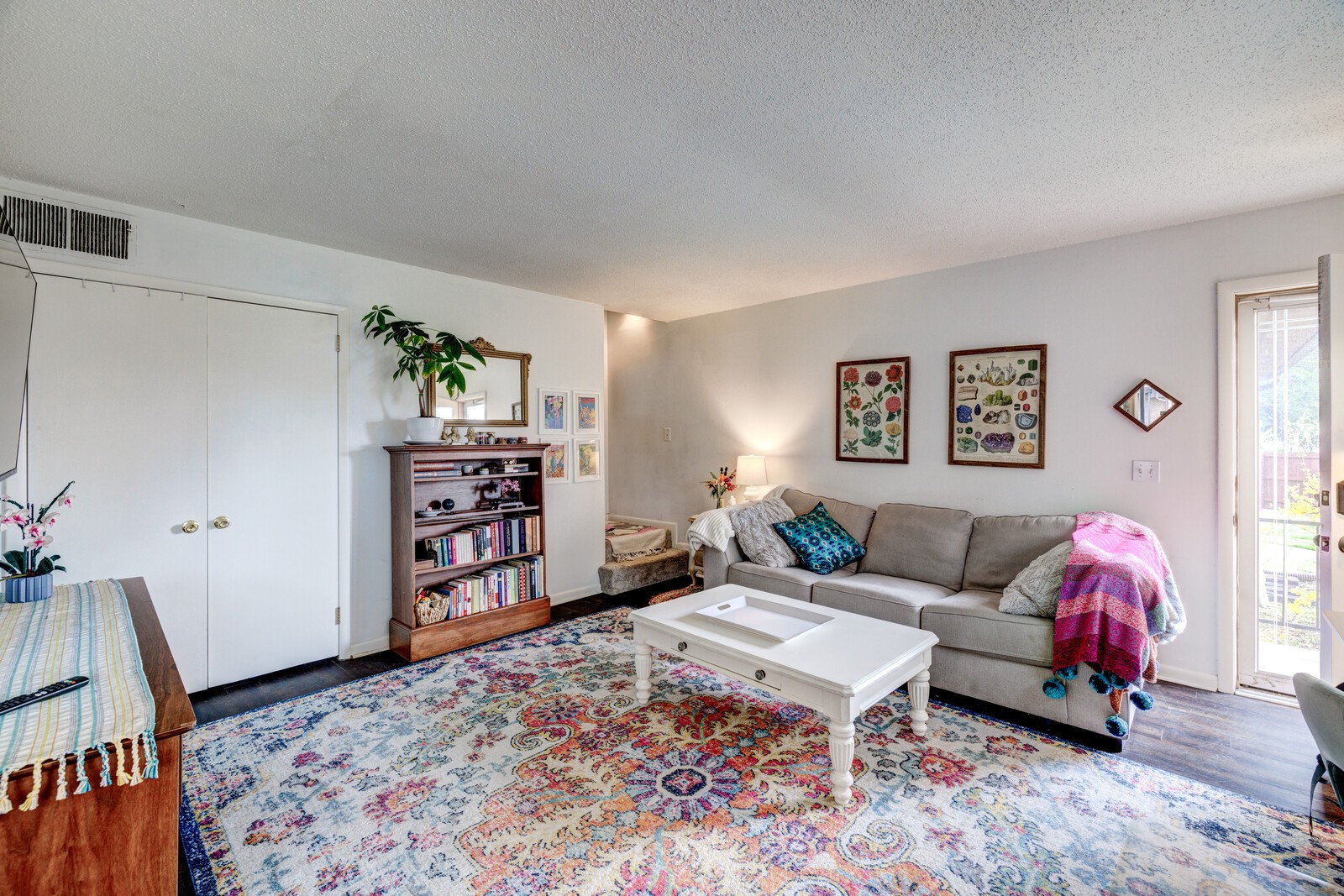 250 Donna Dr Unit: 2B