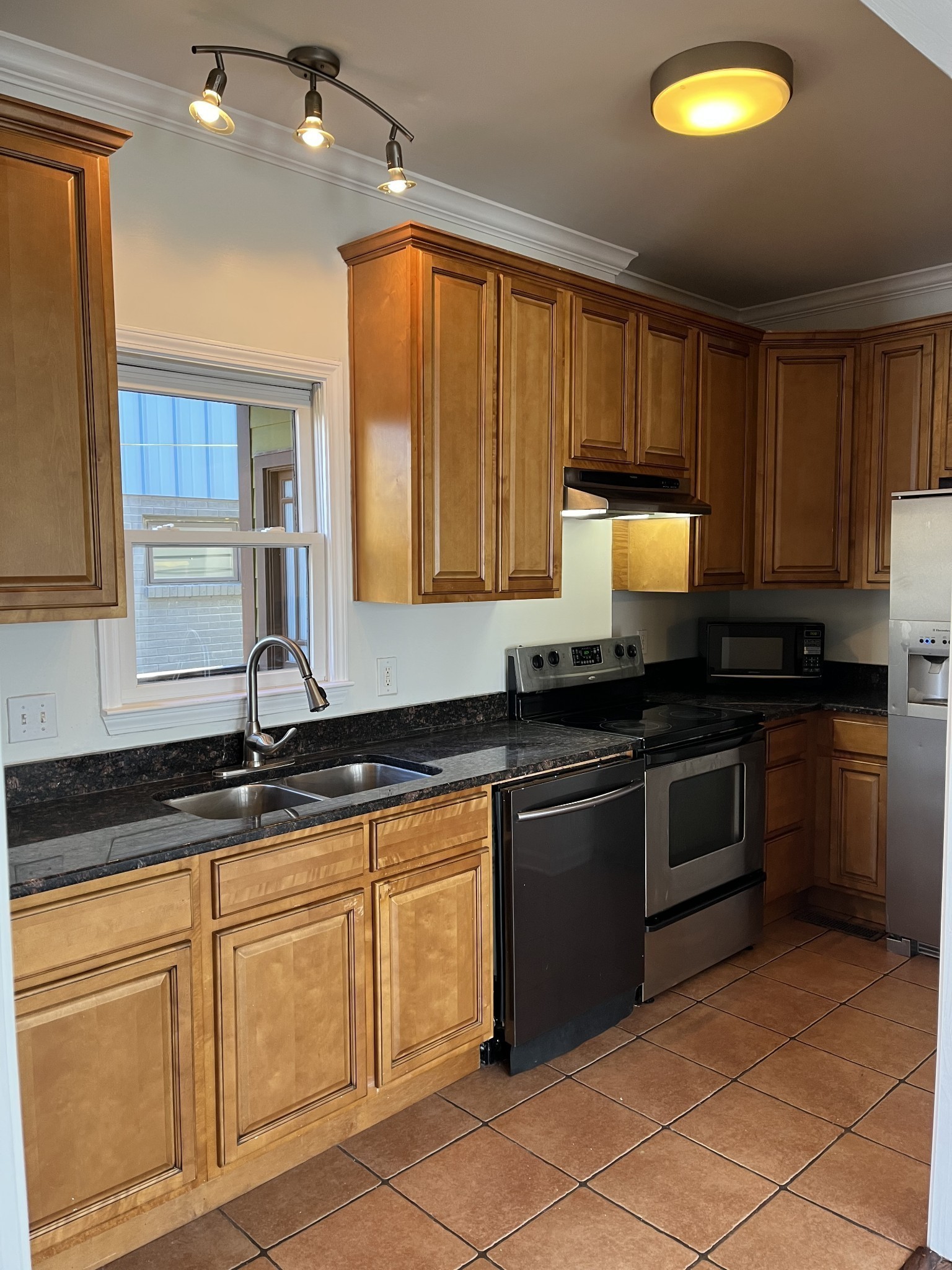 1709 6th Ave, N Unit: A