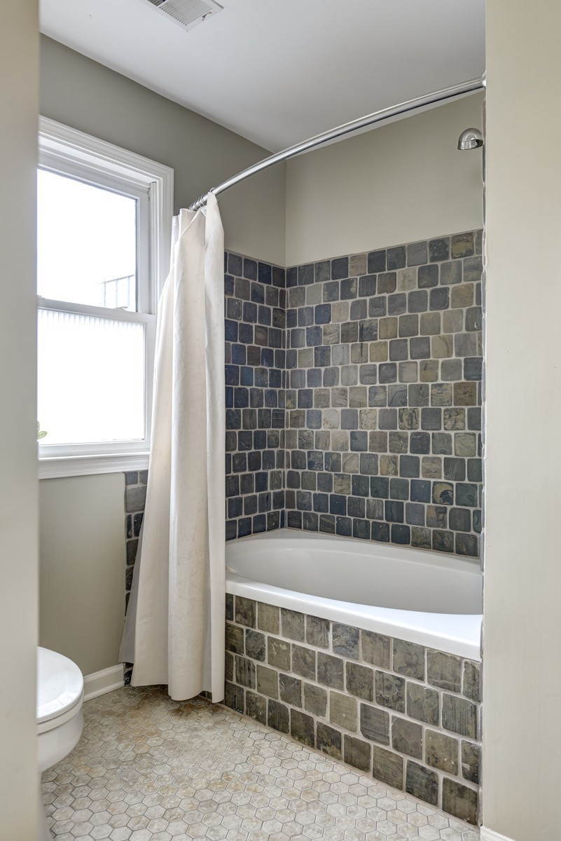 1709 6th Ave, N Unit: A