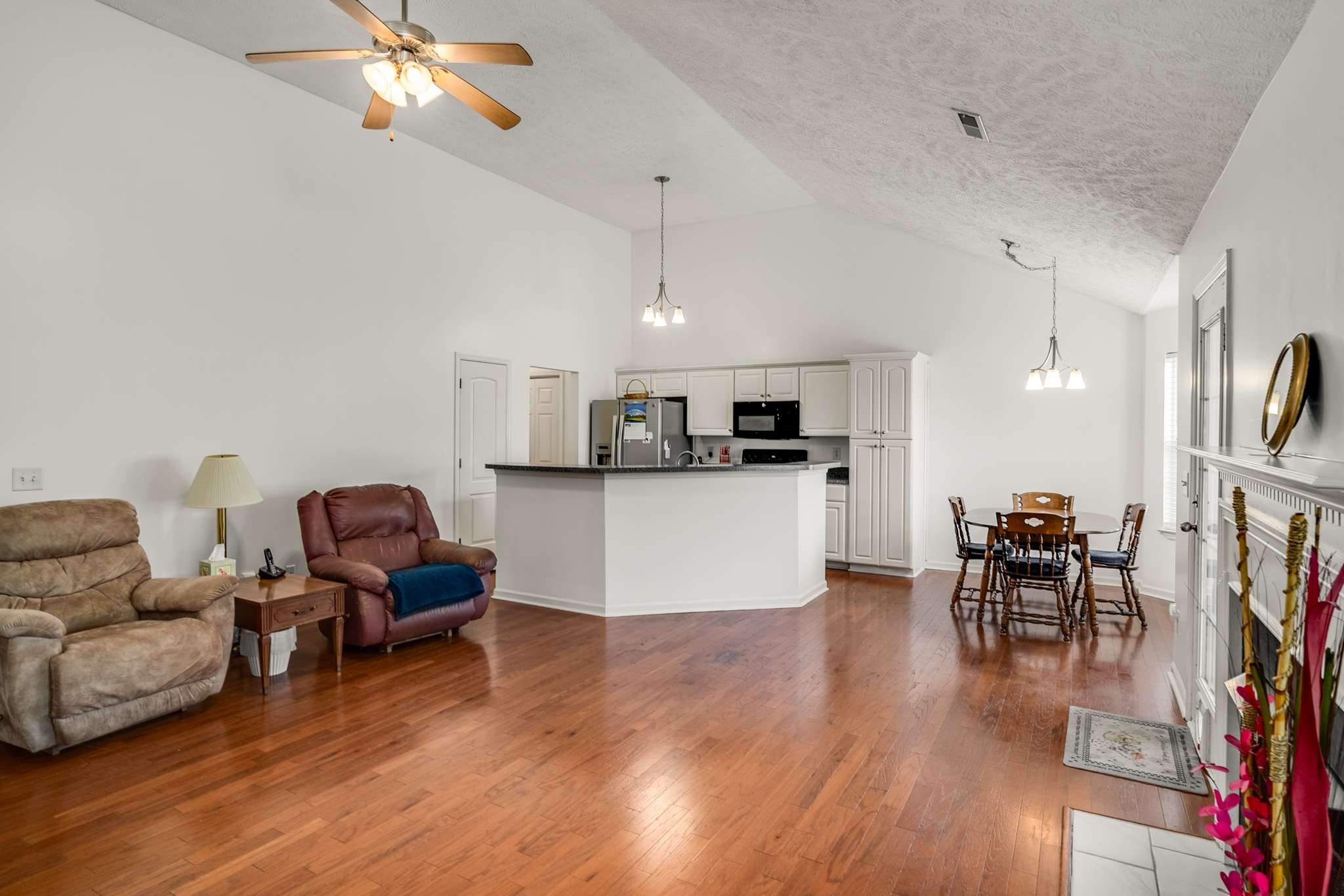 1062 Monticello Pl