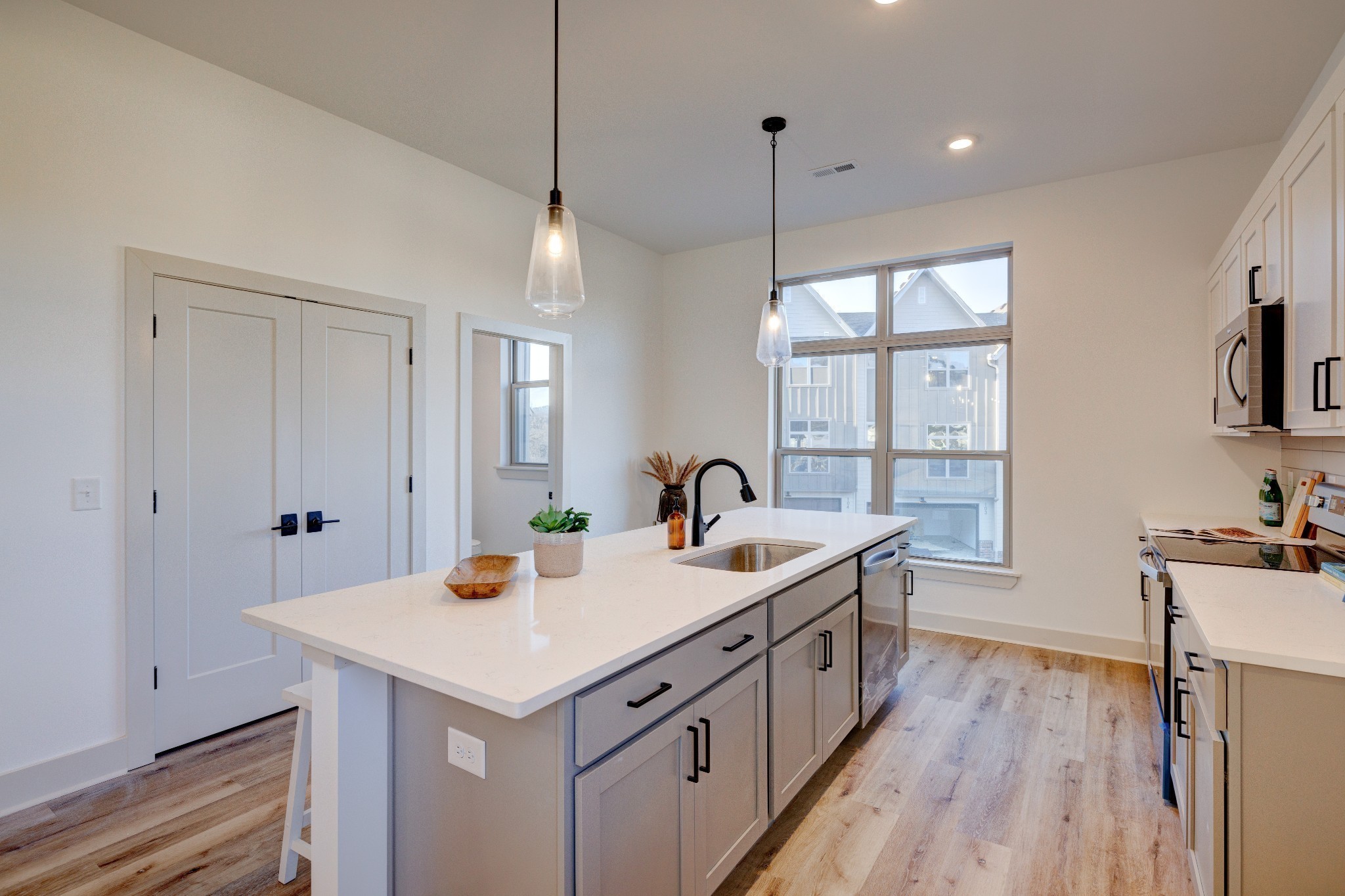7341 Charlotte Pike Unit: 115