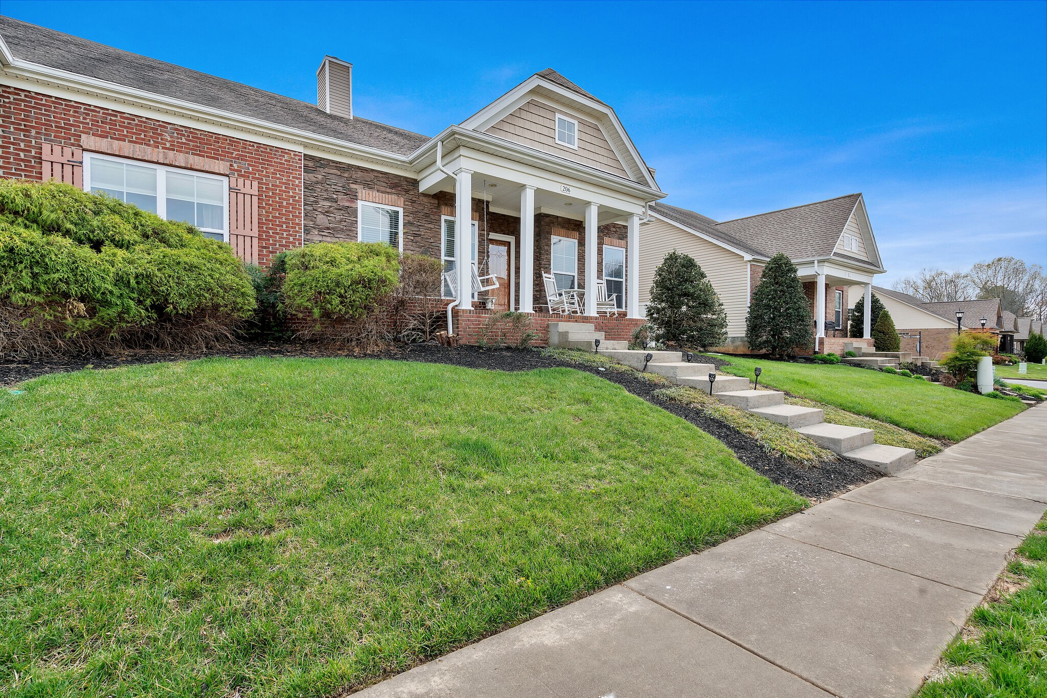 206 Turnberry Cir