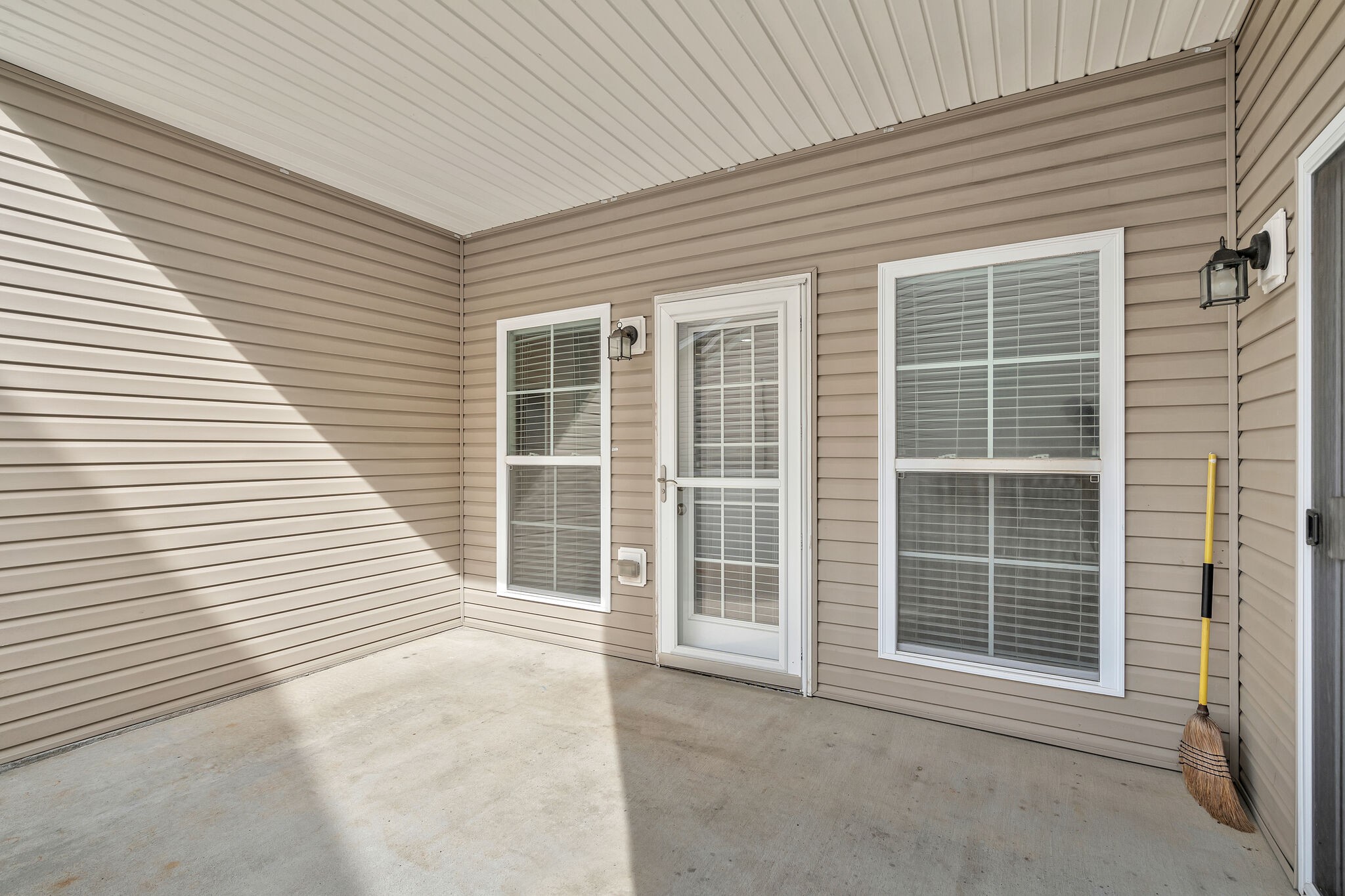 206 Turnberry Cir
