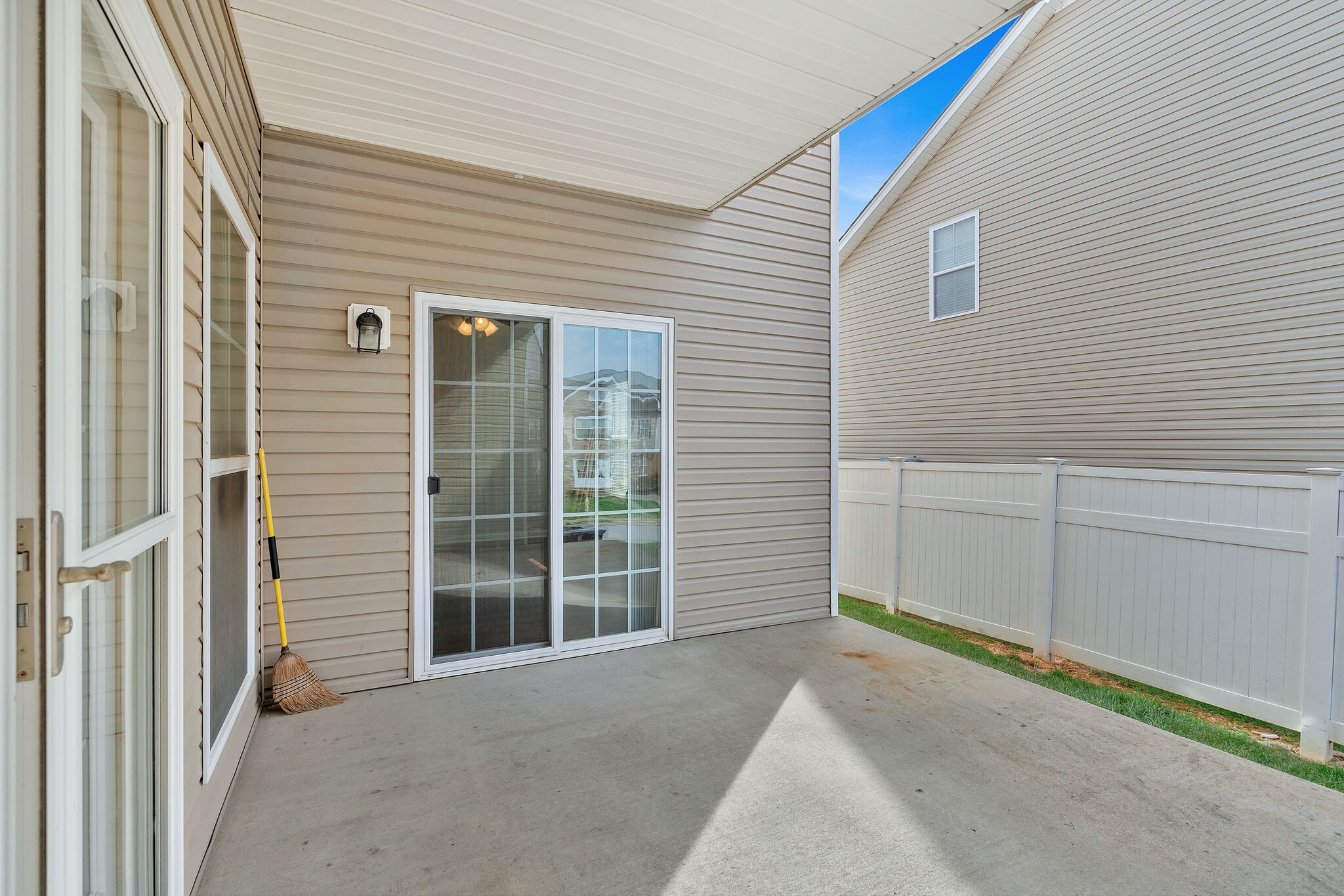 206 Turnberry Cir