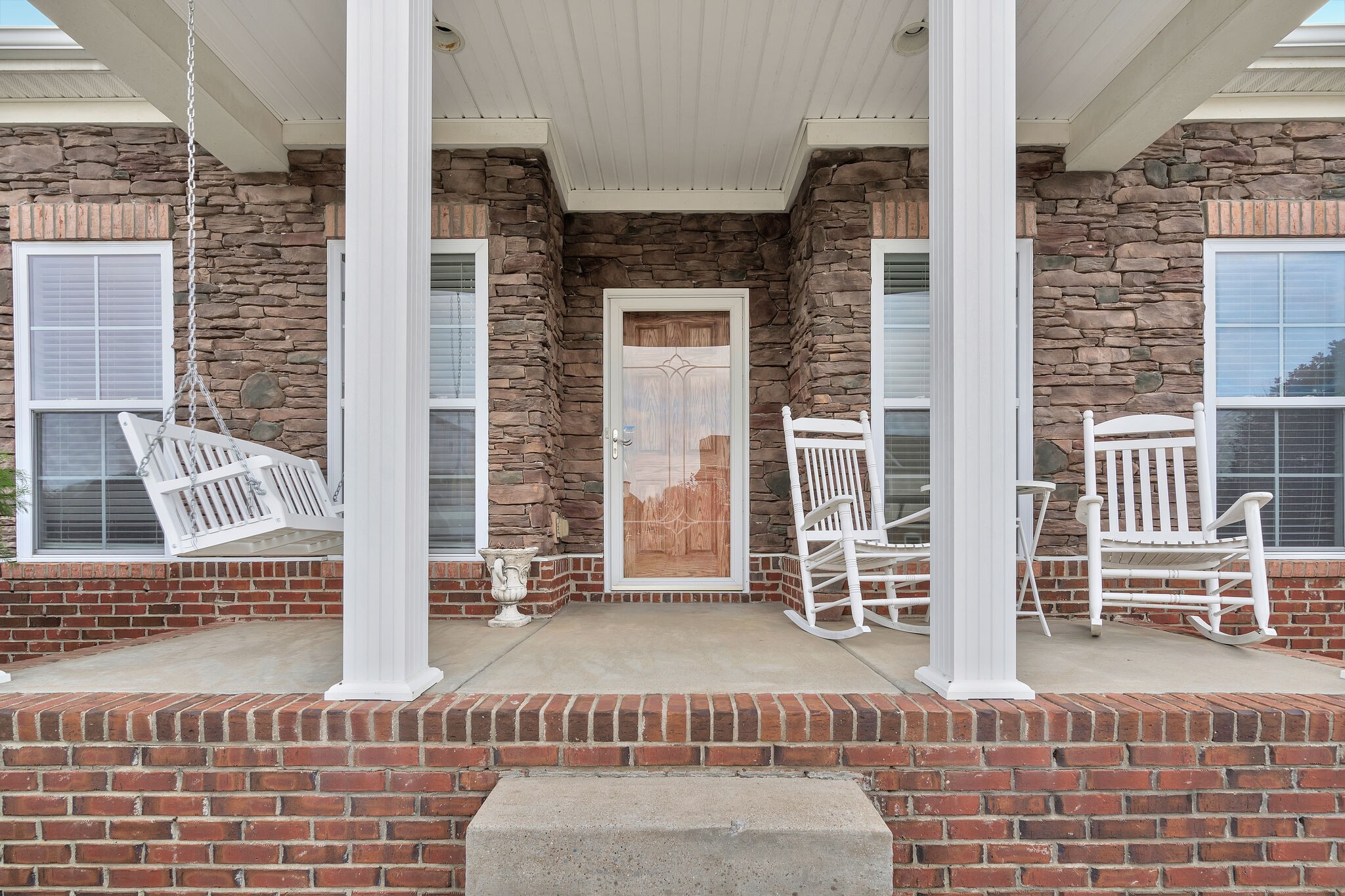 206 Turnberry Cir