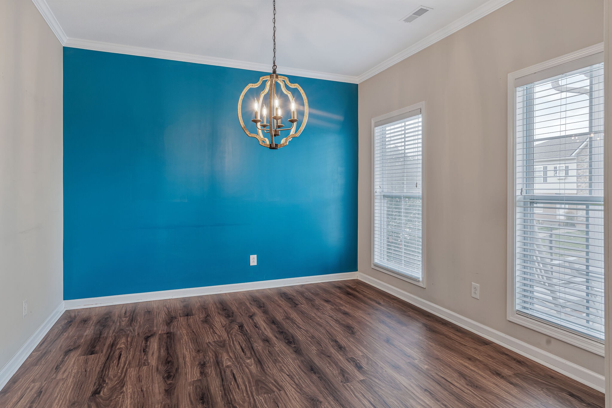 206 Turnberry Cir