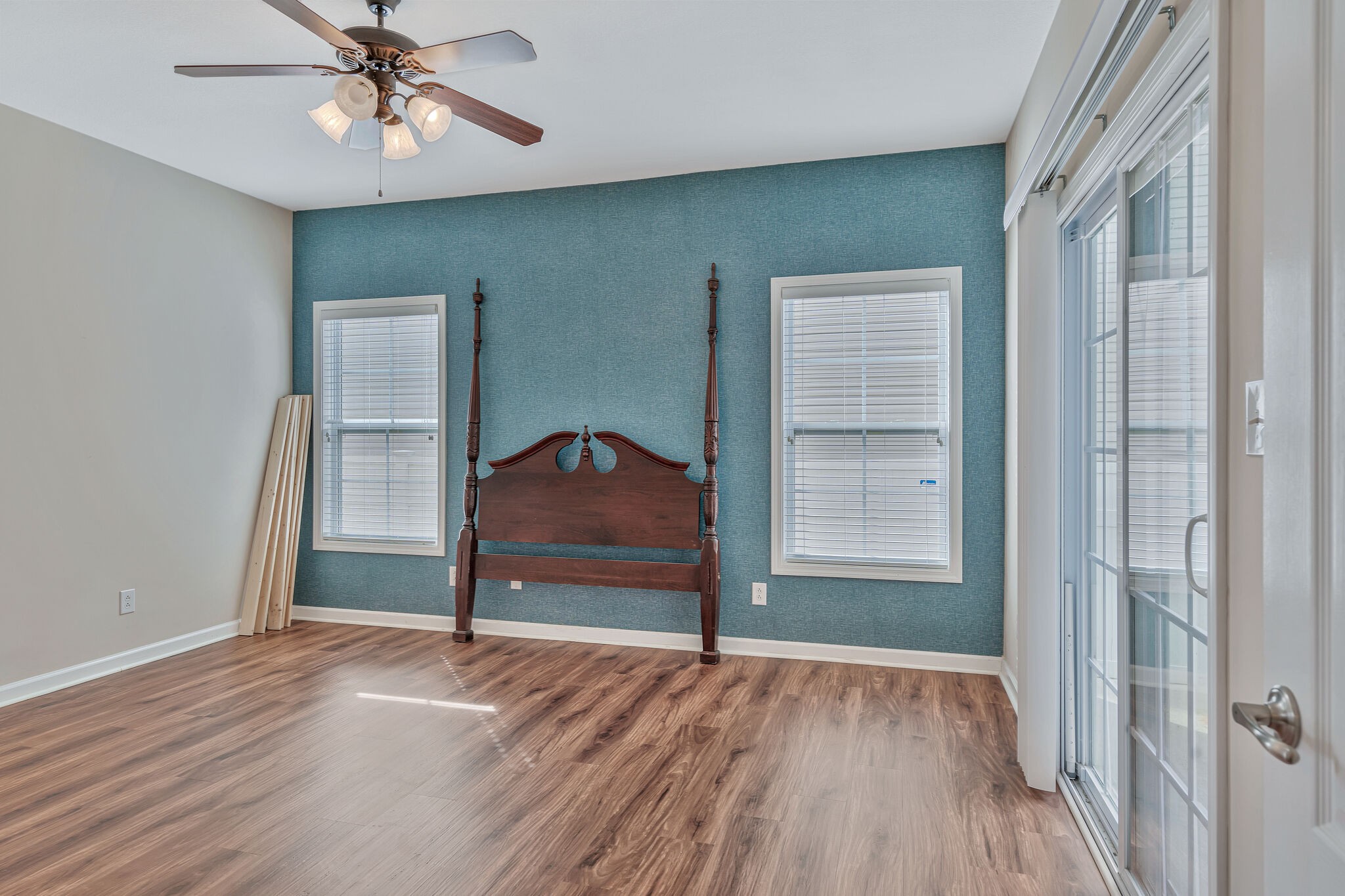 206 Turnberry Cir
