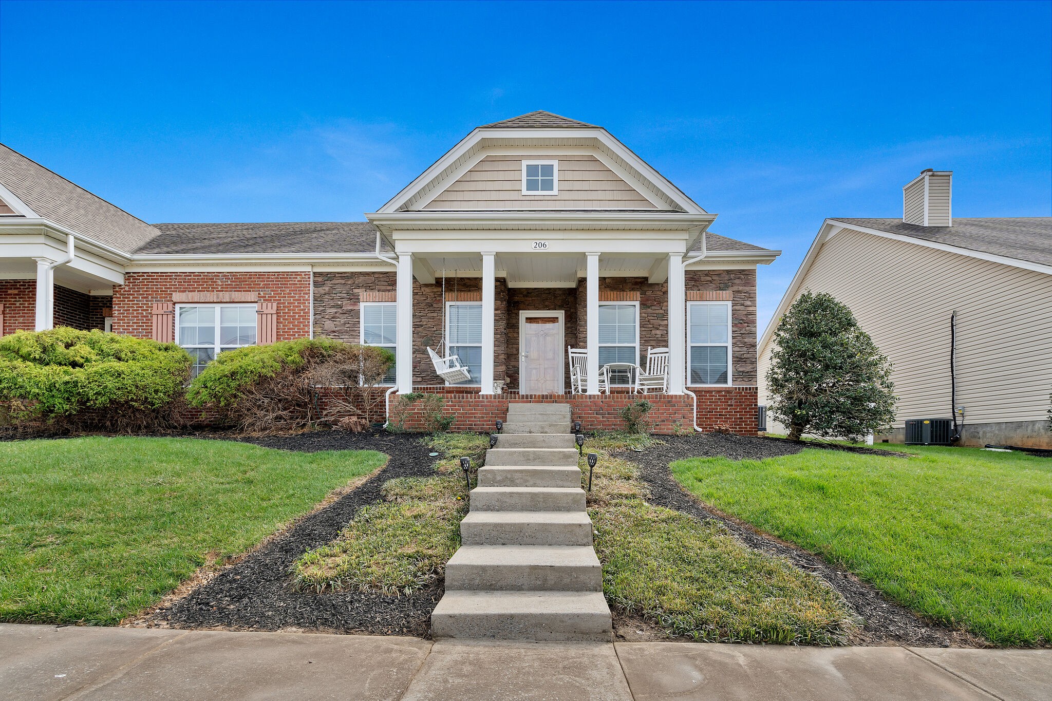 206 Turnberry Cir