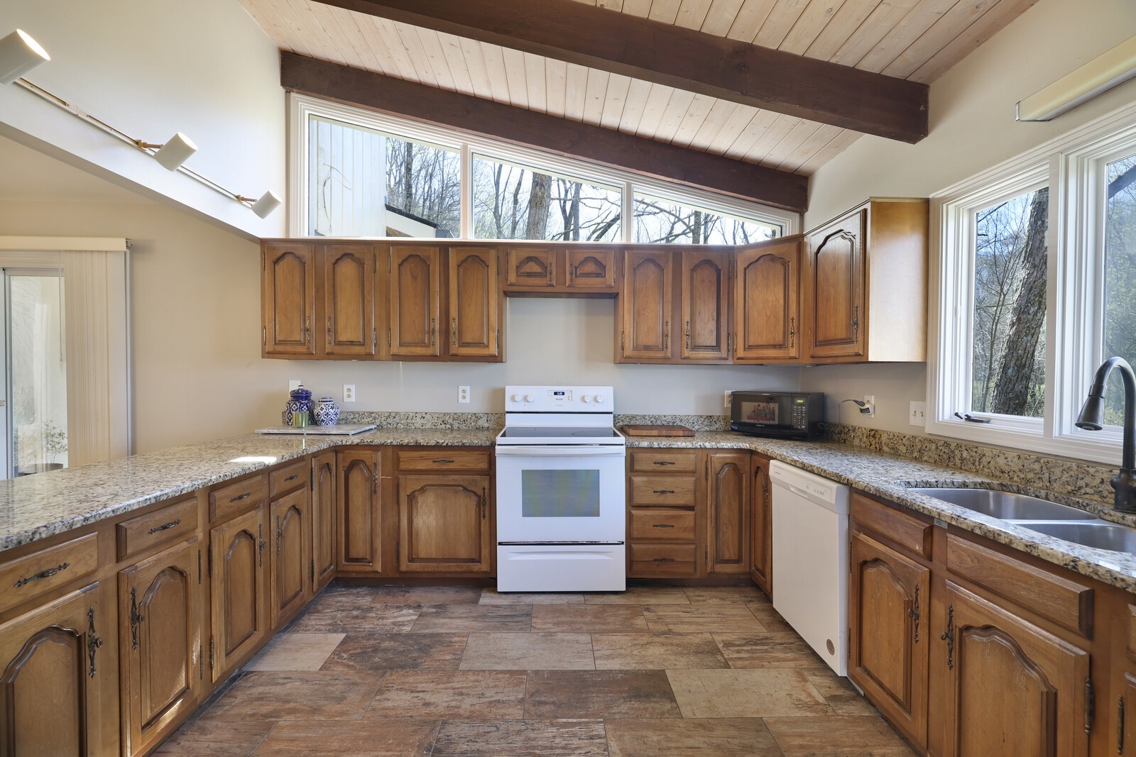 5316 General Forrest Ct