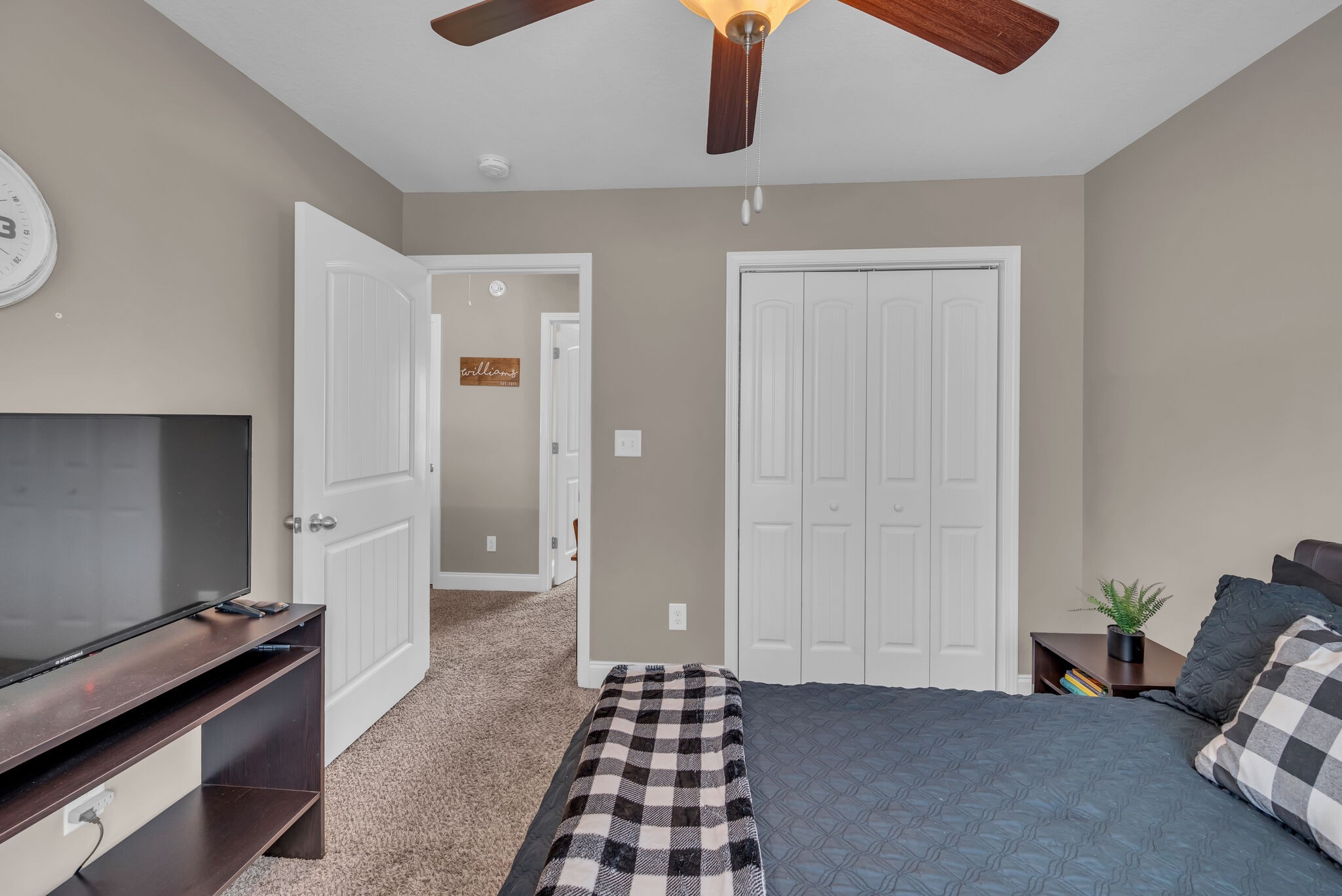 490 Medallion Cir