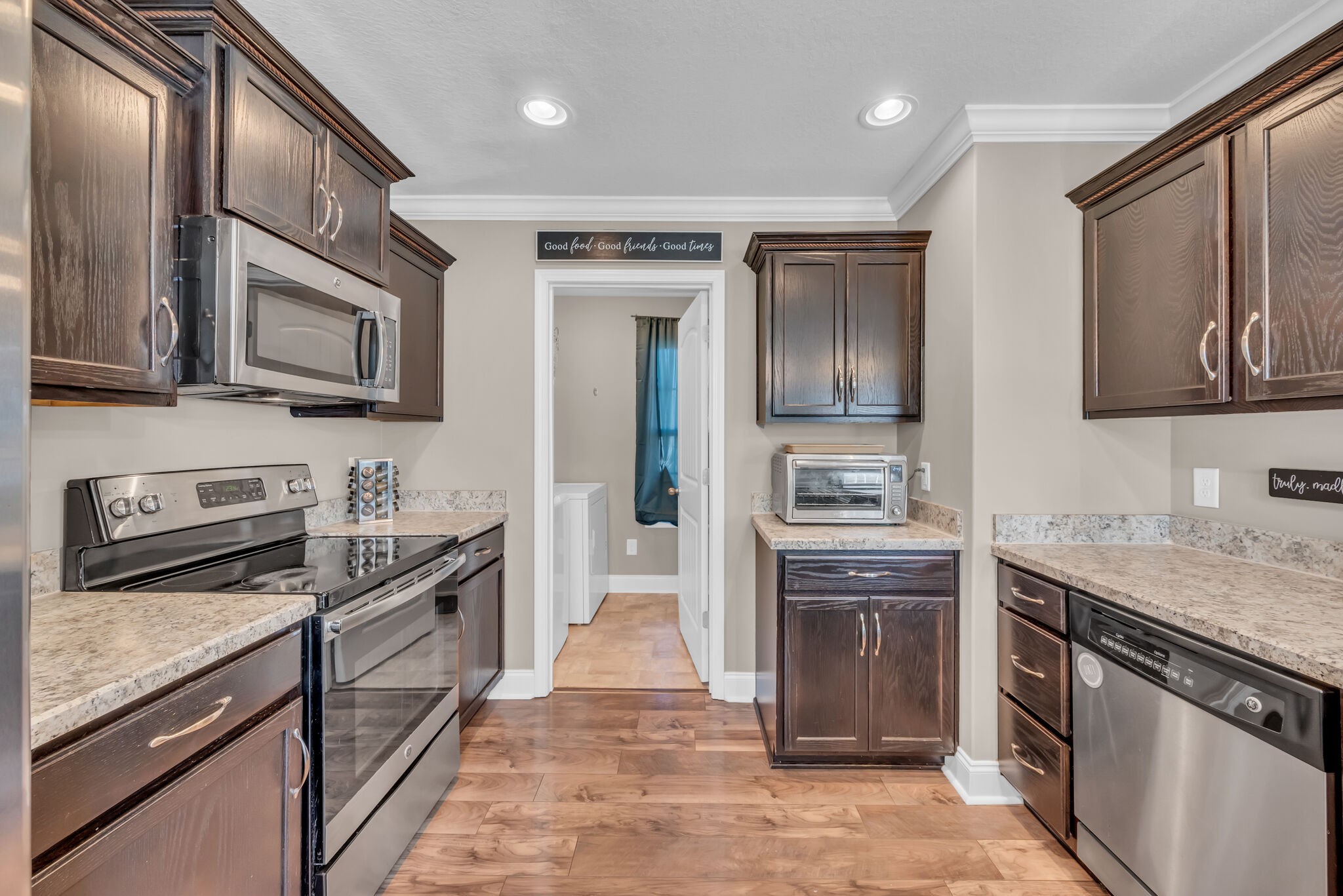 490 Medallion Cir