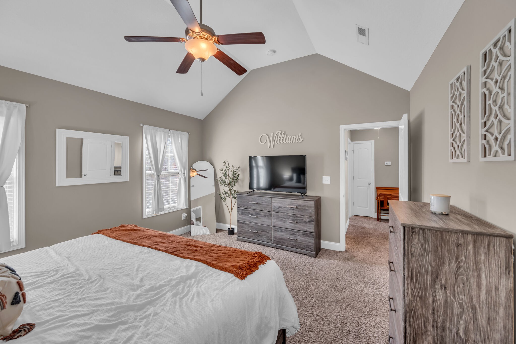 490 Medallion Cir