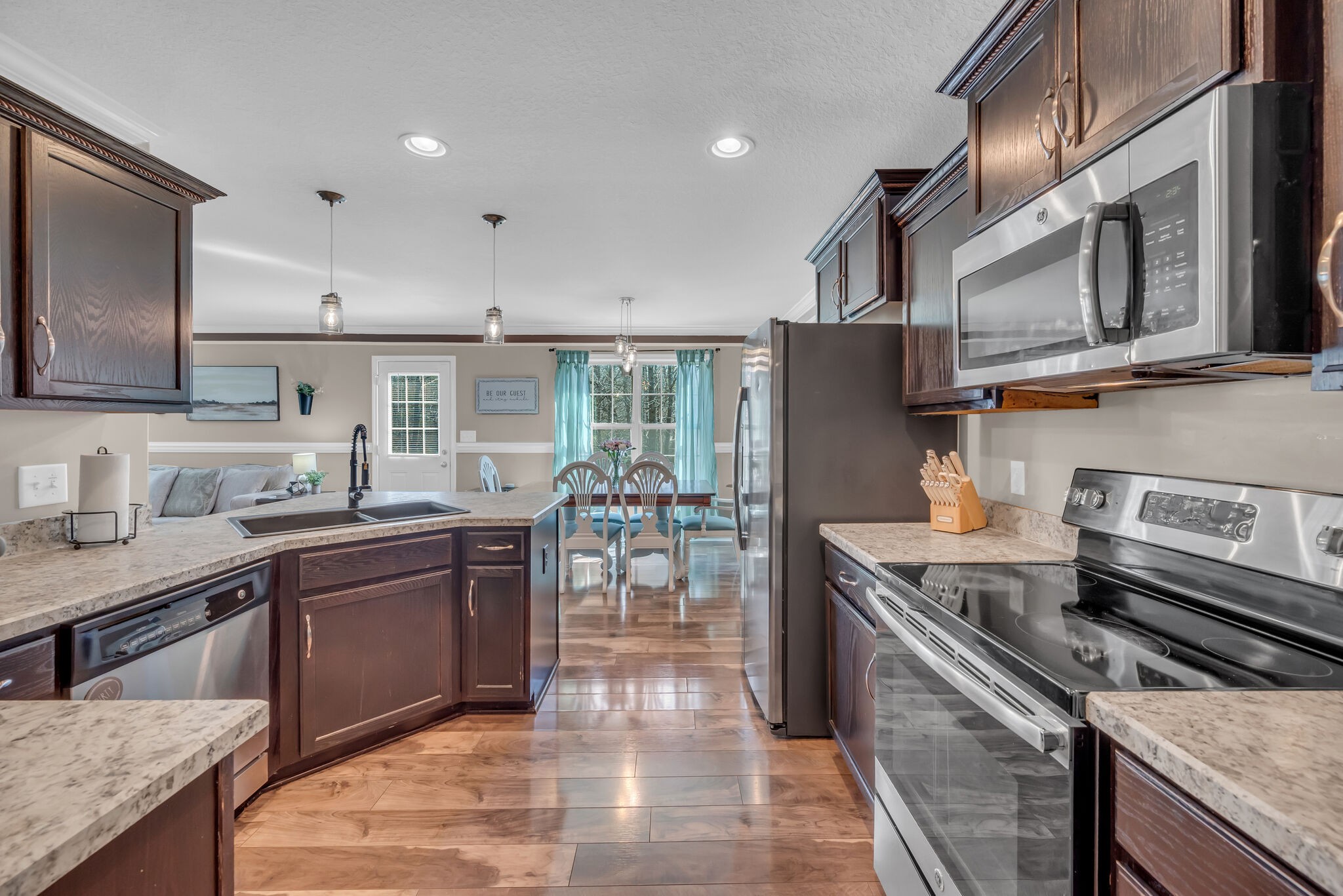 490 Medallion Cir