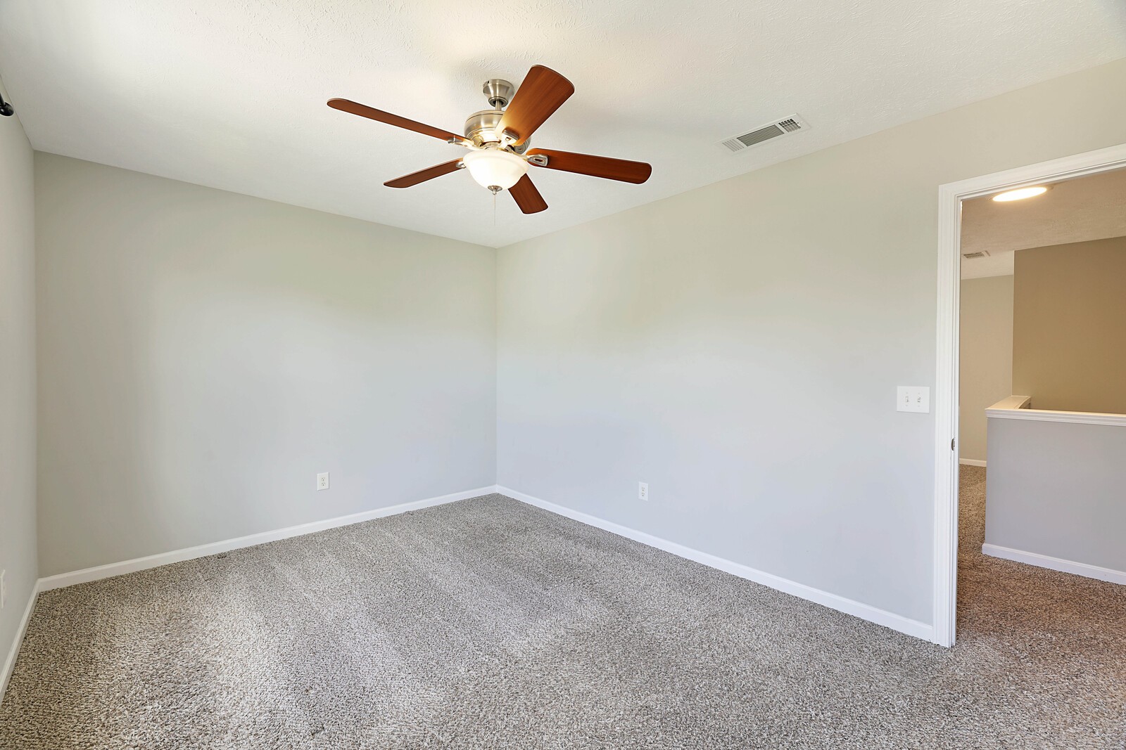 818 Creek Oak Dr