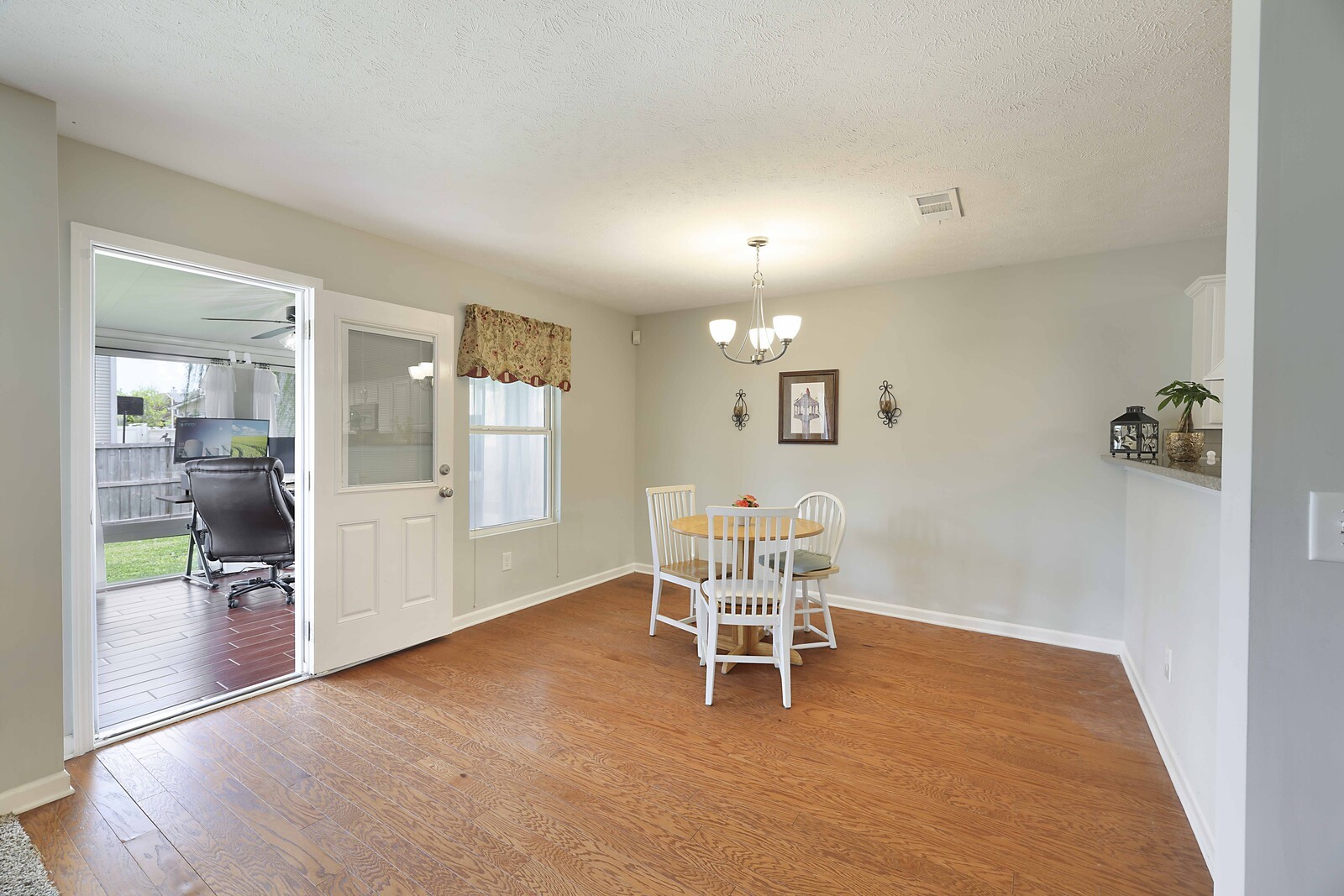 818 Creek Oak Dr