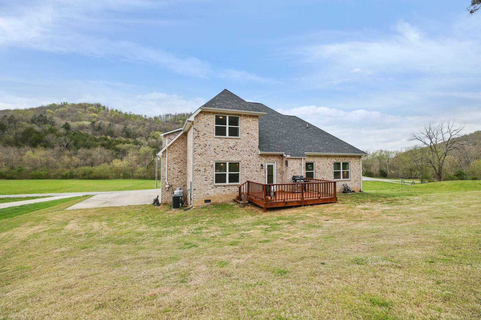 57 Hillside Cove Dr