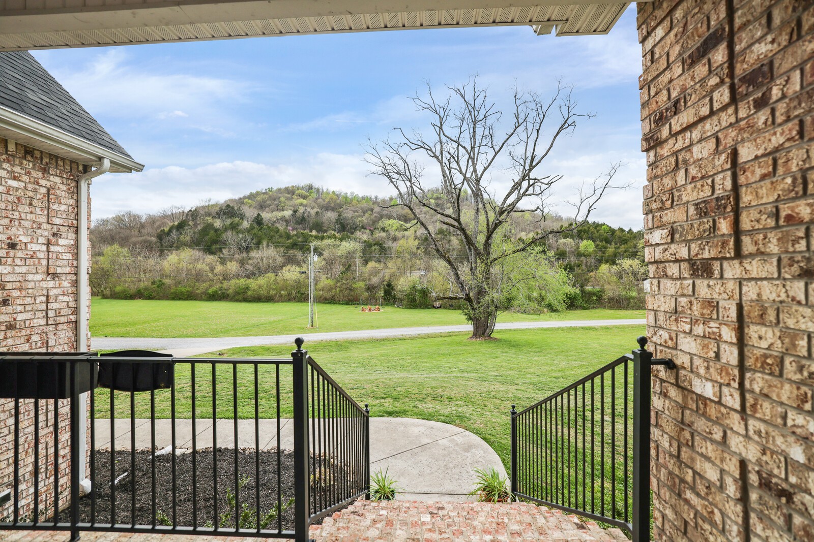57 Hillside Cove Dr