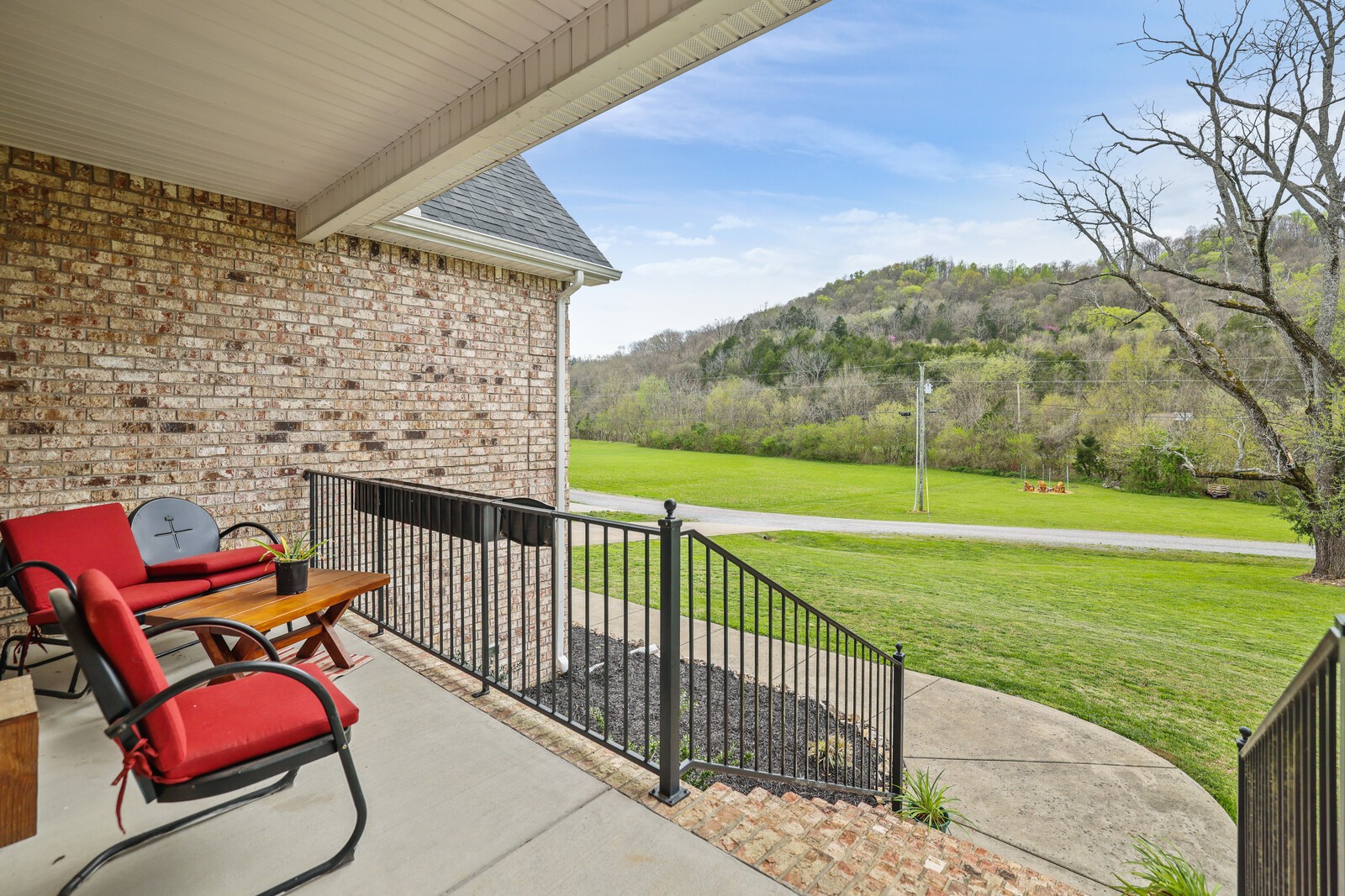 57 Hillside Cove Dr