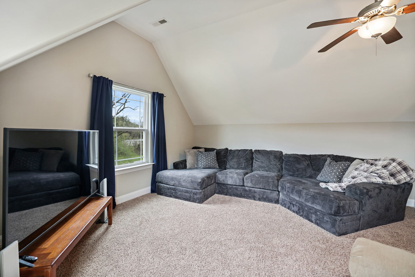 57 Hillside Cove Dr