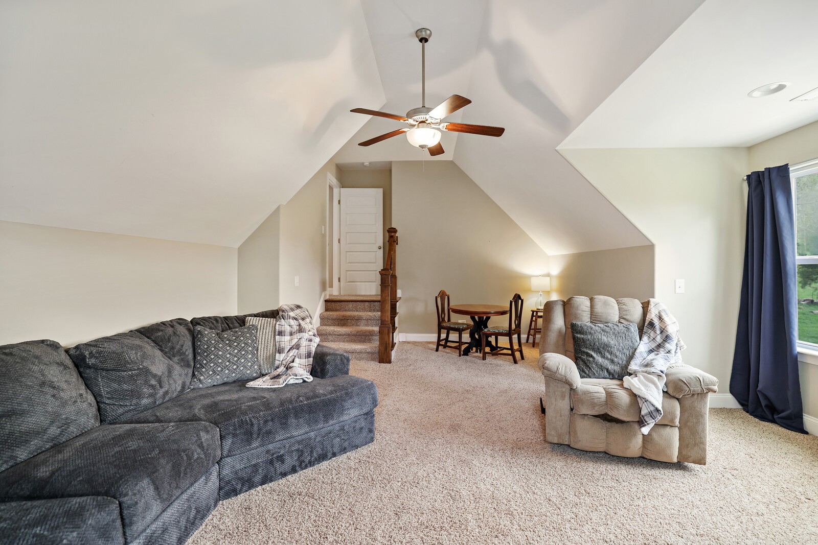 57 Hillside Cove Dr