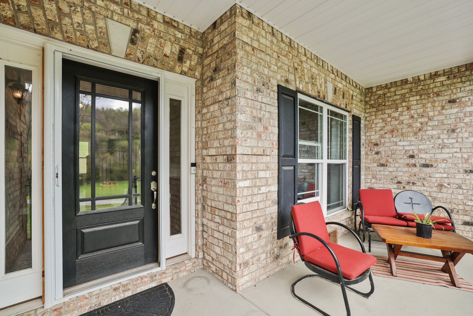 57 Hillside Cove Dr
