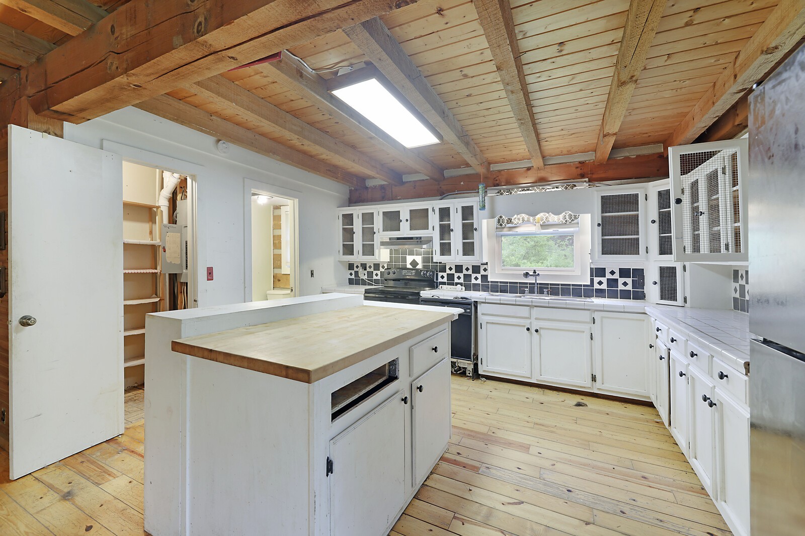 946 Allen Rd