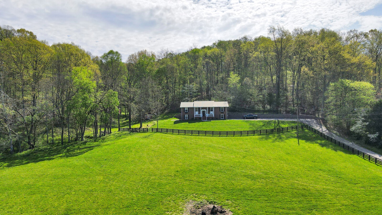 3876 Robinson Rd