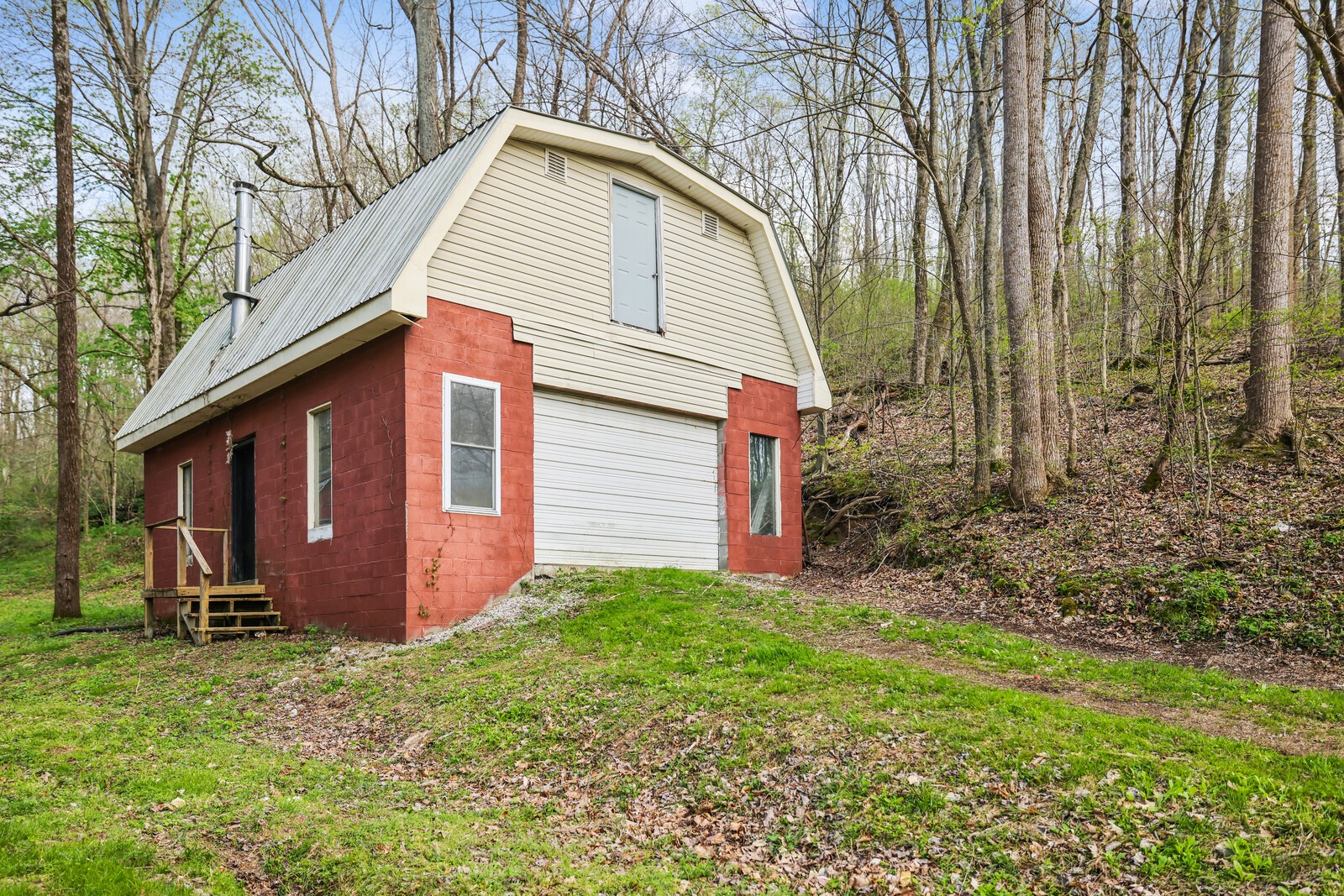 3876 Robinson Rd
