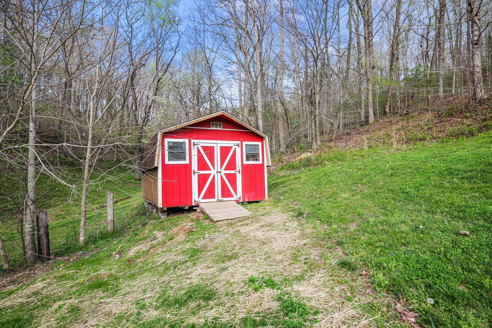 3876 Robinson Rd