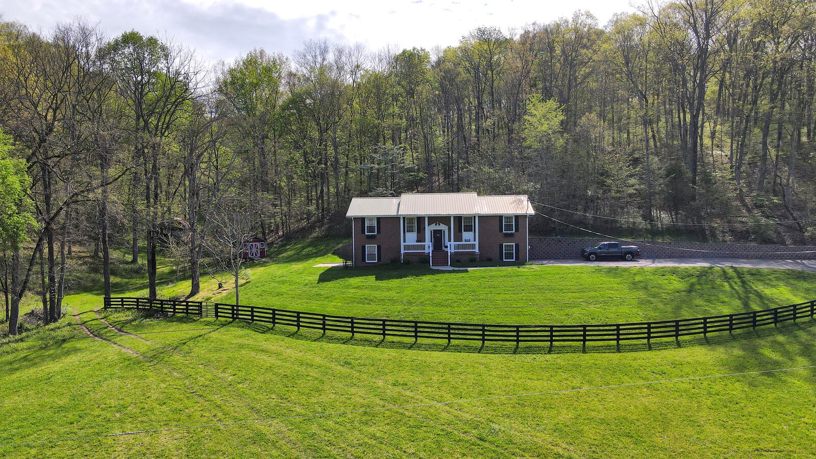 3876 Robinson Rd