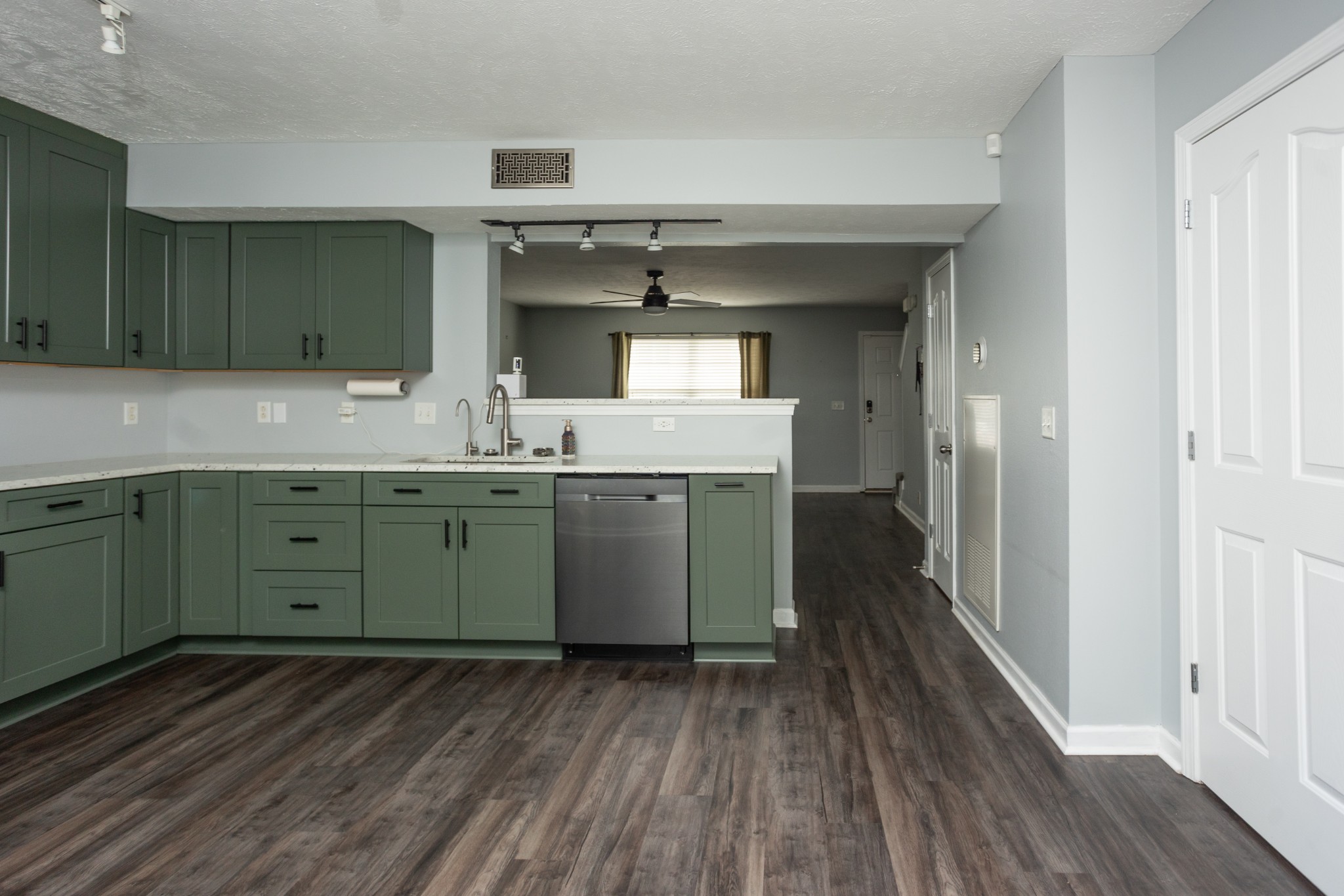 381 Shoshone Pl