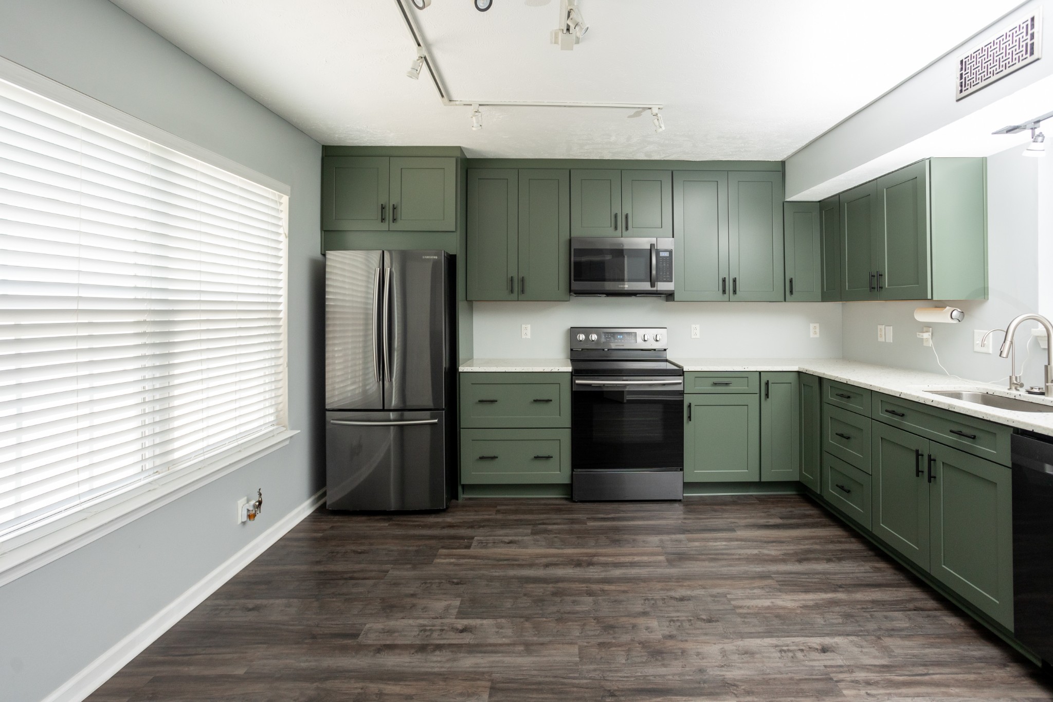 381 Shoshone Pl