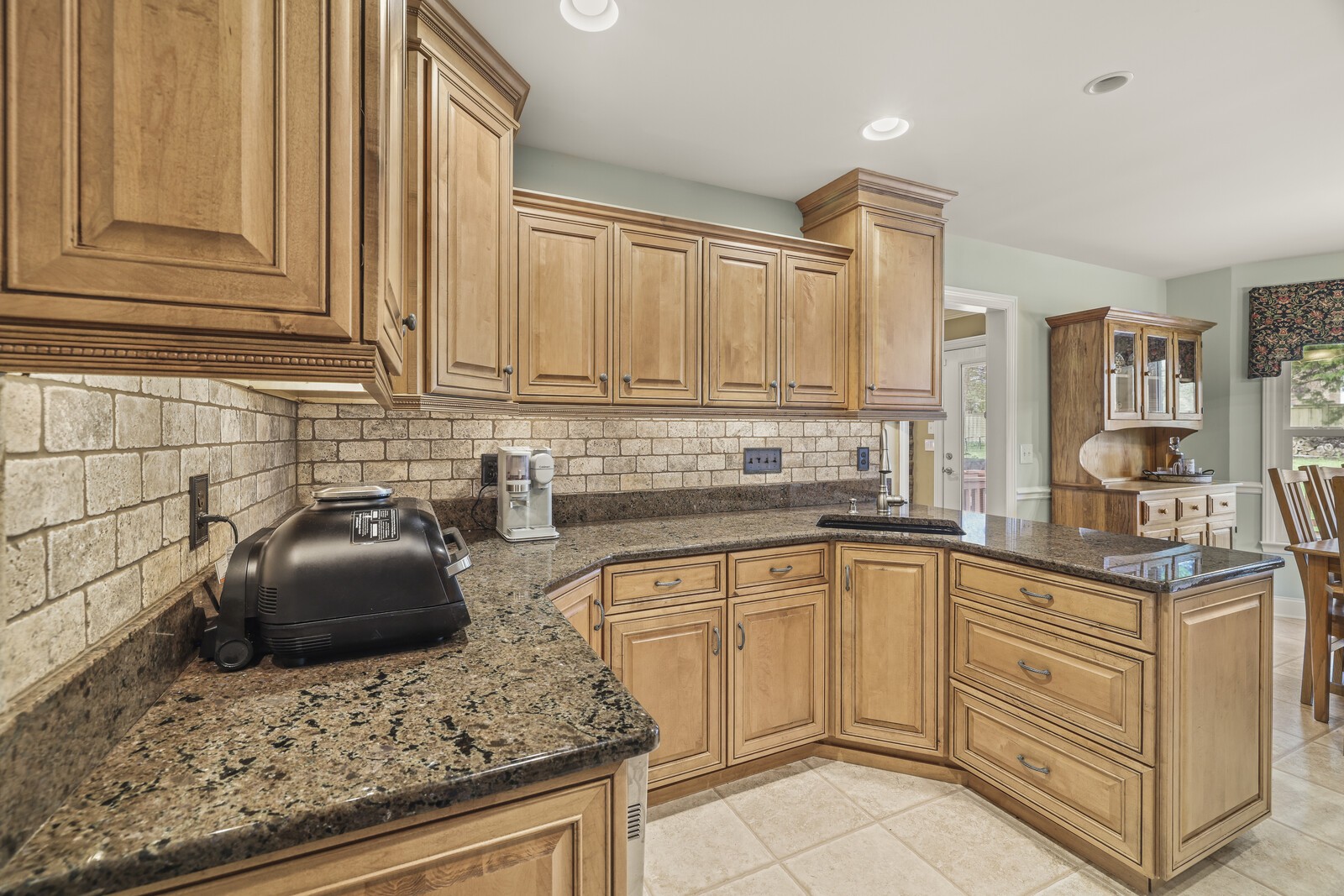 602 Majesty Dr