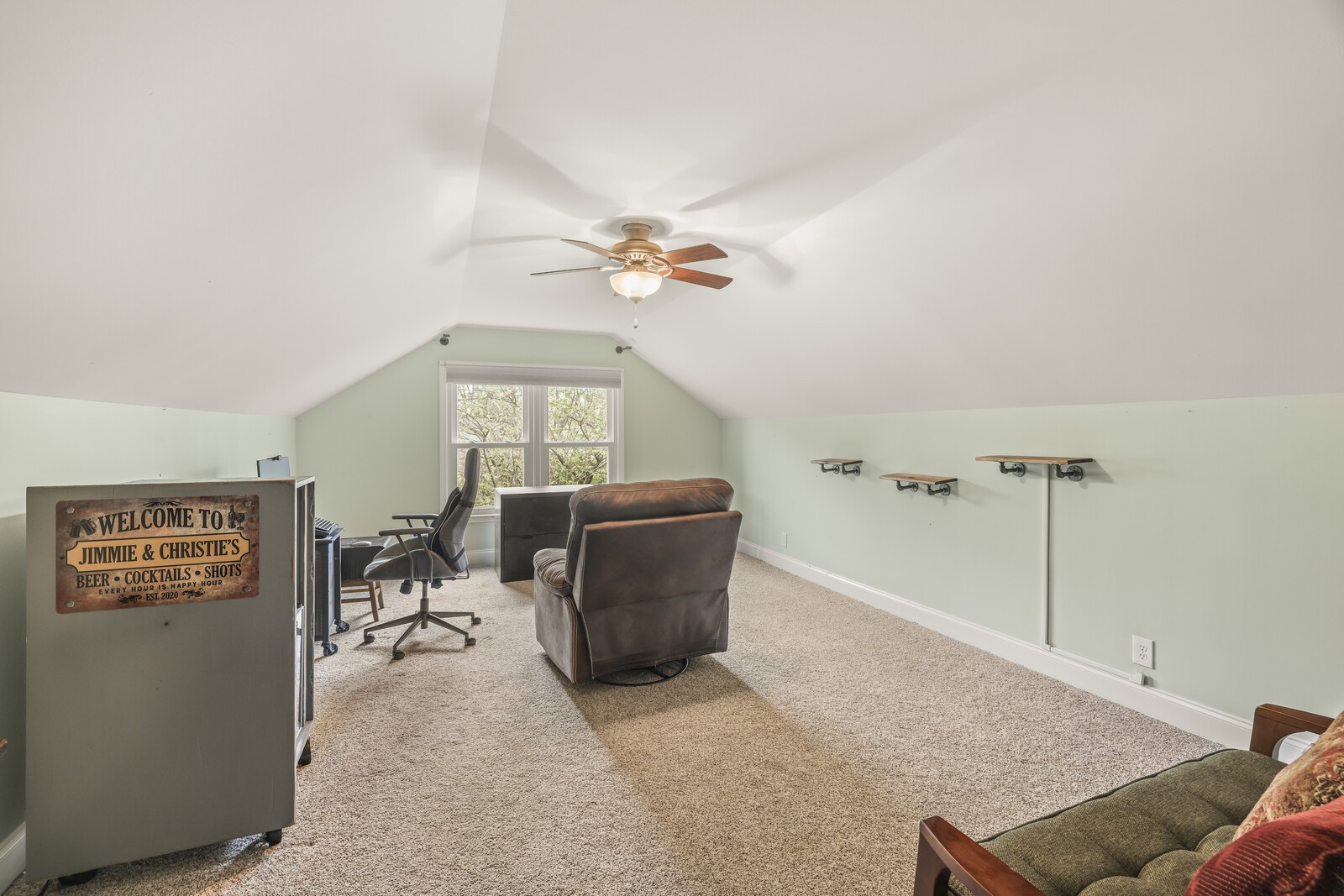 602 Majesty Dr