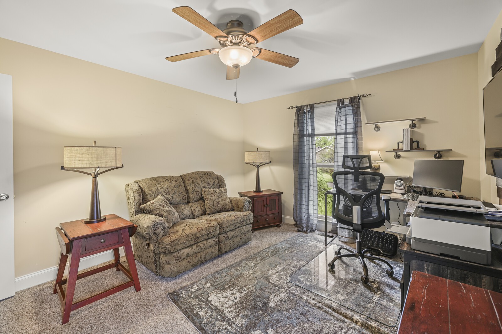 602 Majesty Dr