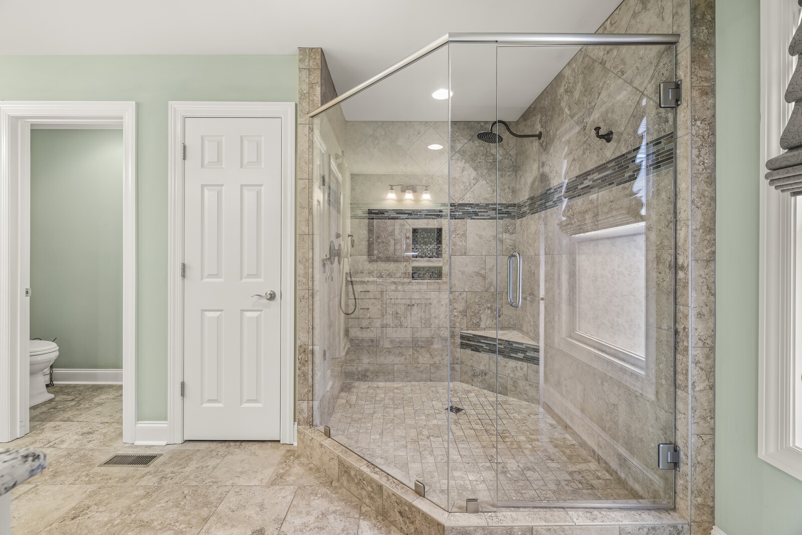 602 Majesty Dr